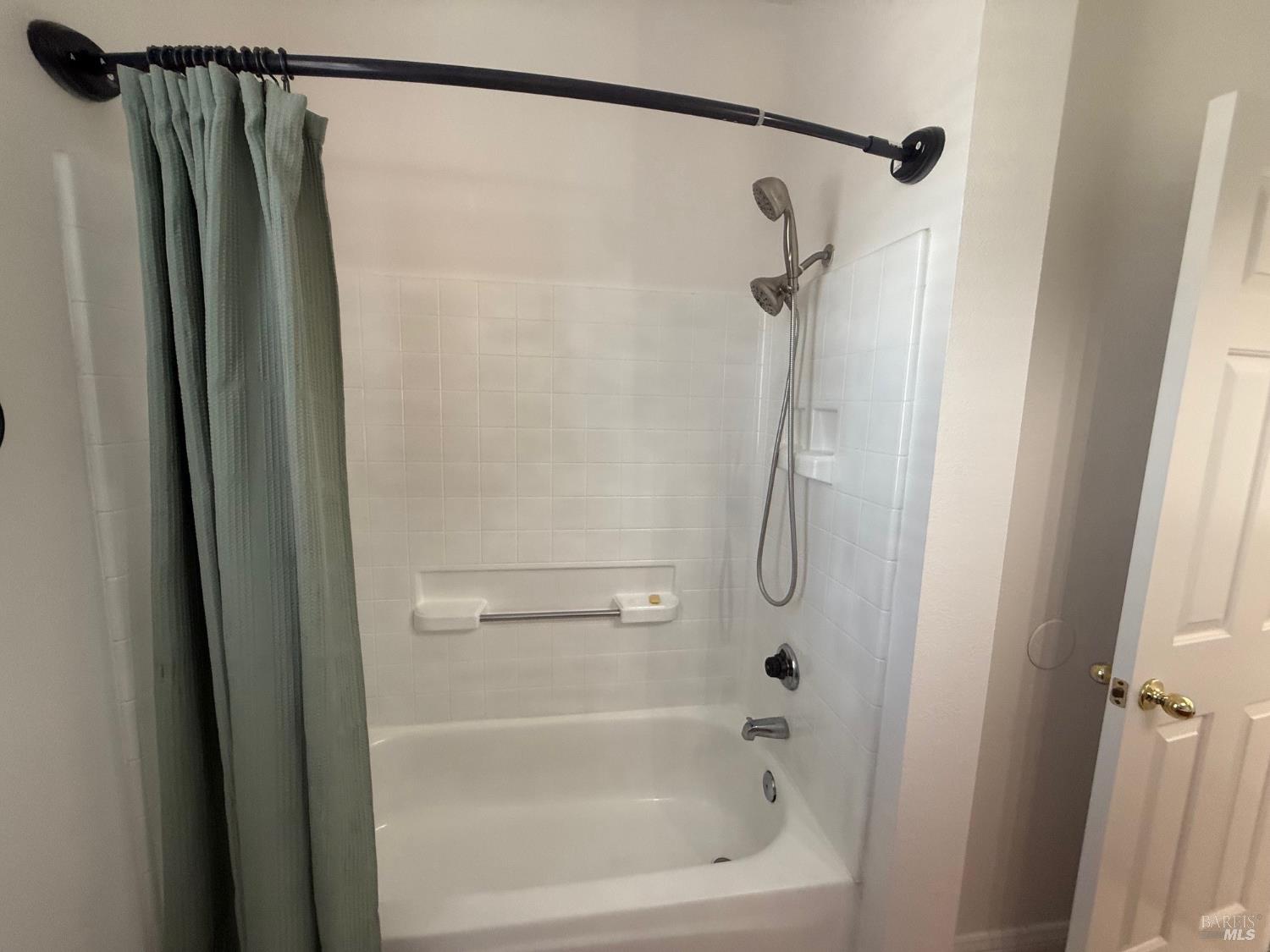 Detail Gallery Image 15 of 16 For 40 Manchester Ln, Fairfield,  CA 94533 - 3 Beds | 2/1 Baths