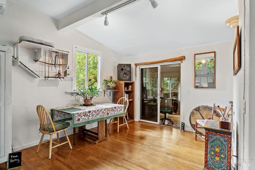 Detail Gallery Image 18 of 83 For 15990 Drake Rd, Guerneville,  CA 95446 - 1 Beds | 1 Baths