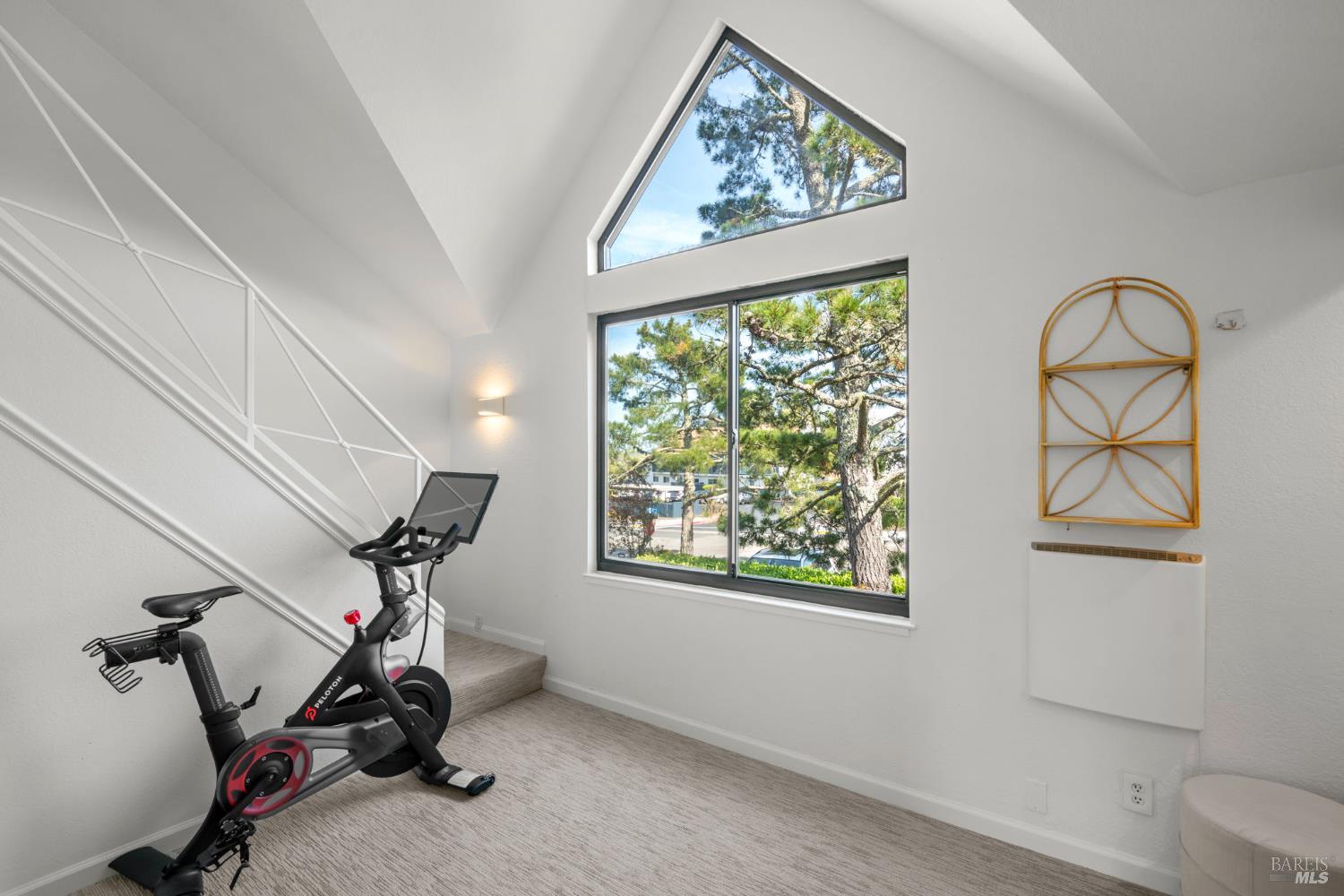 Detail Gallery Image 17 of 26 For 402 Donahue St, Sausalito,  CA 94965 - 3 Beds | 2/1 Baths