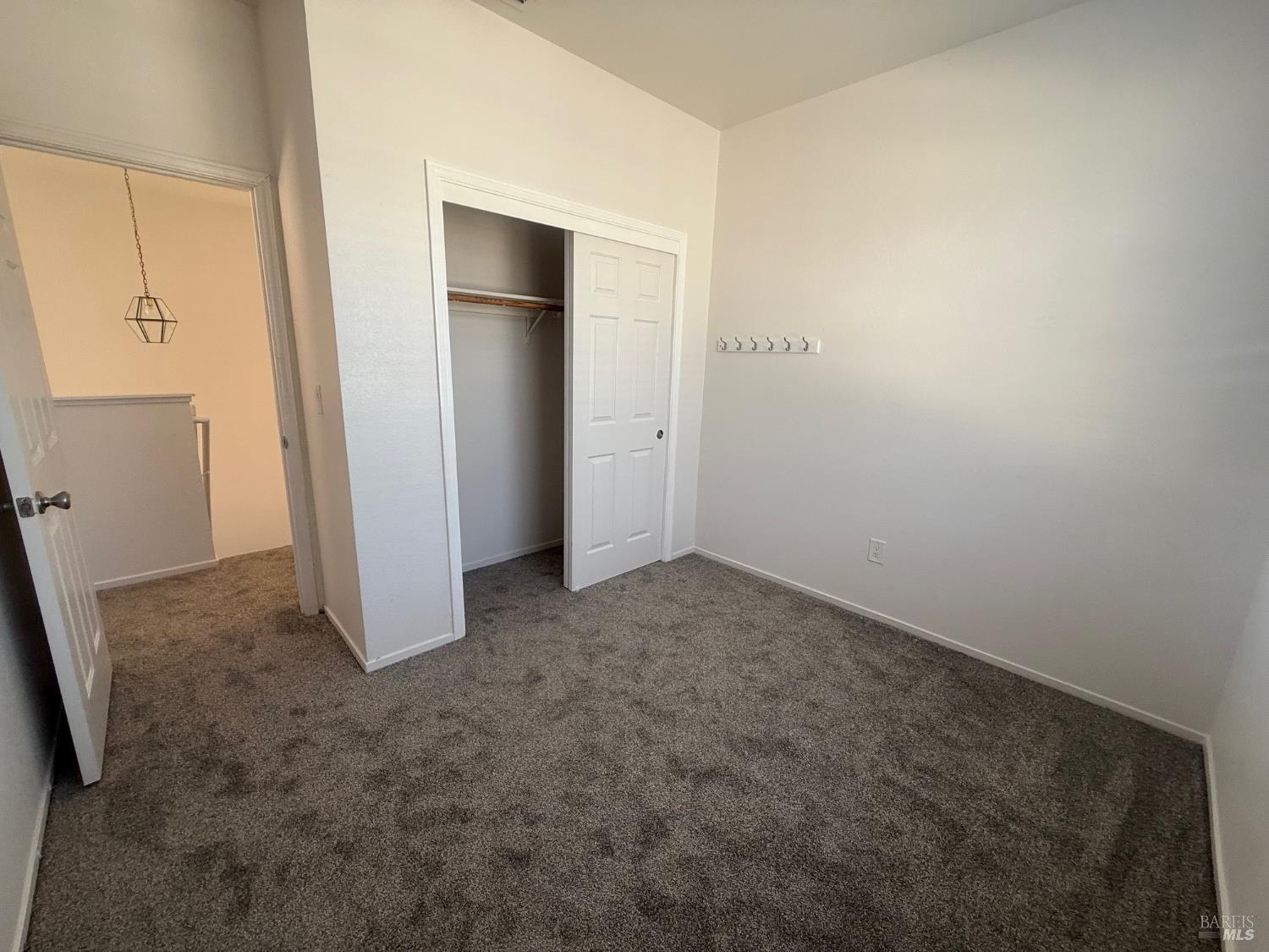 Detail Gallery Image 3 of 16 For 40 Manchester Ln, Fairfield,  CA 94533 - 3 Beds | 2/1 Baths