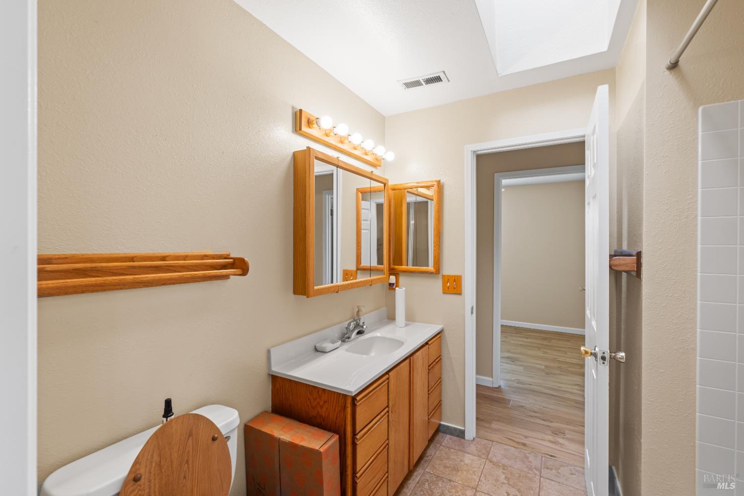 Detail Gallery Image 25 of 47 For 616 Emperor Dr, Suisun City,  CA 94585 - 3 Beds | 1 Baths