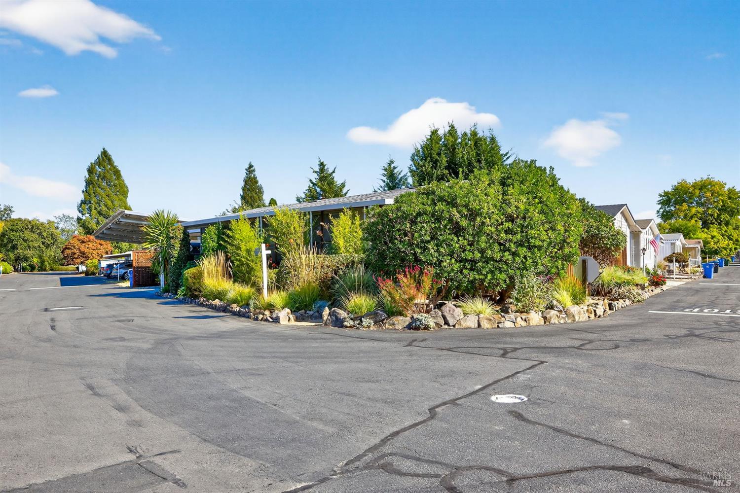 Detail Gallery Image 5 of 33 For 8034 Cliffrose St, Windsor,  CA 95492 - 3 Beds | 2 Baths