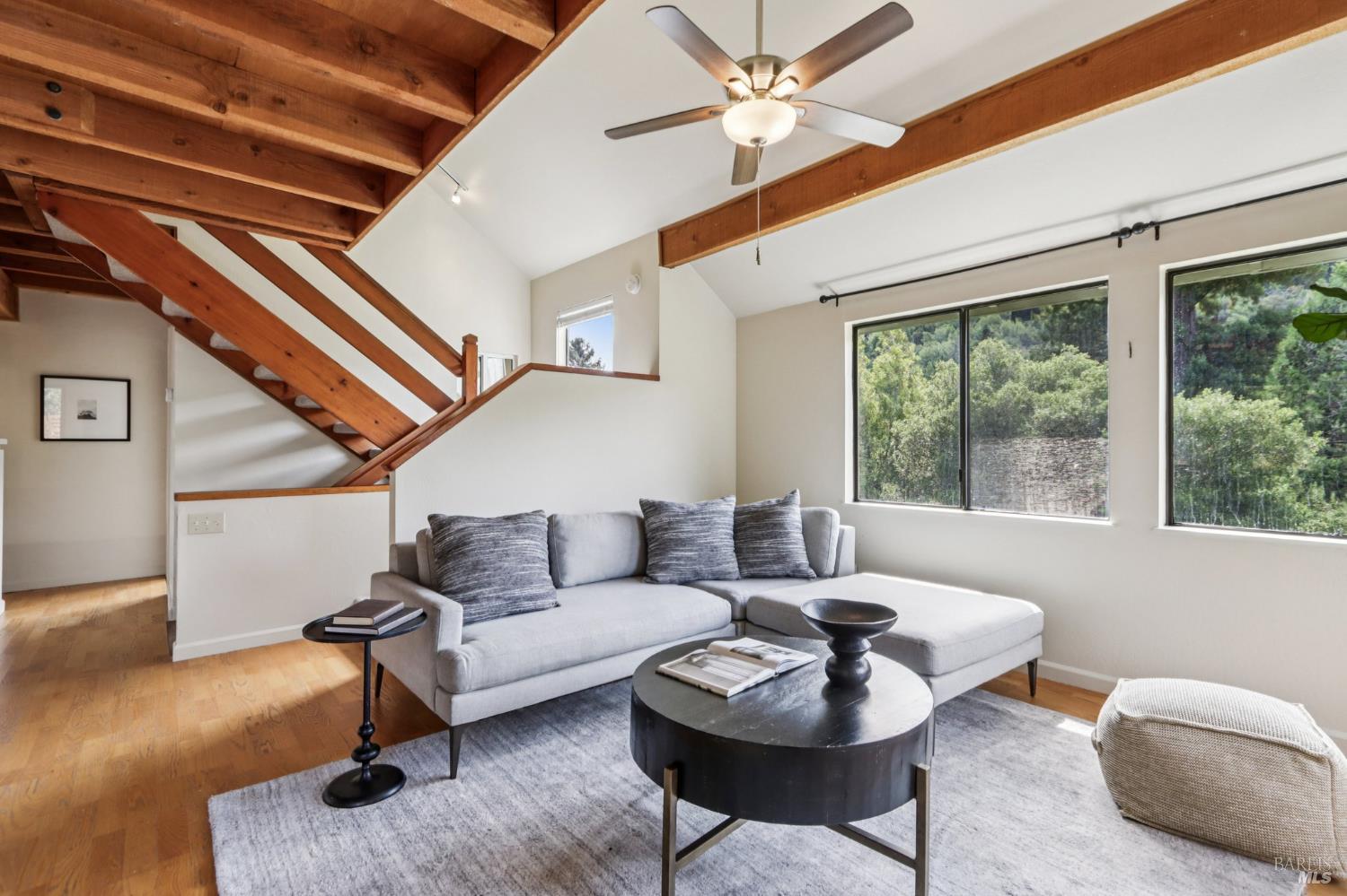 Detail Gallery Image 5 of 36 For 32 Glen Dr, Fairfax,  CA 94930 - 3 Beds | 2 Baths