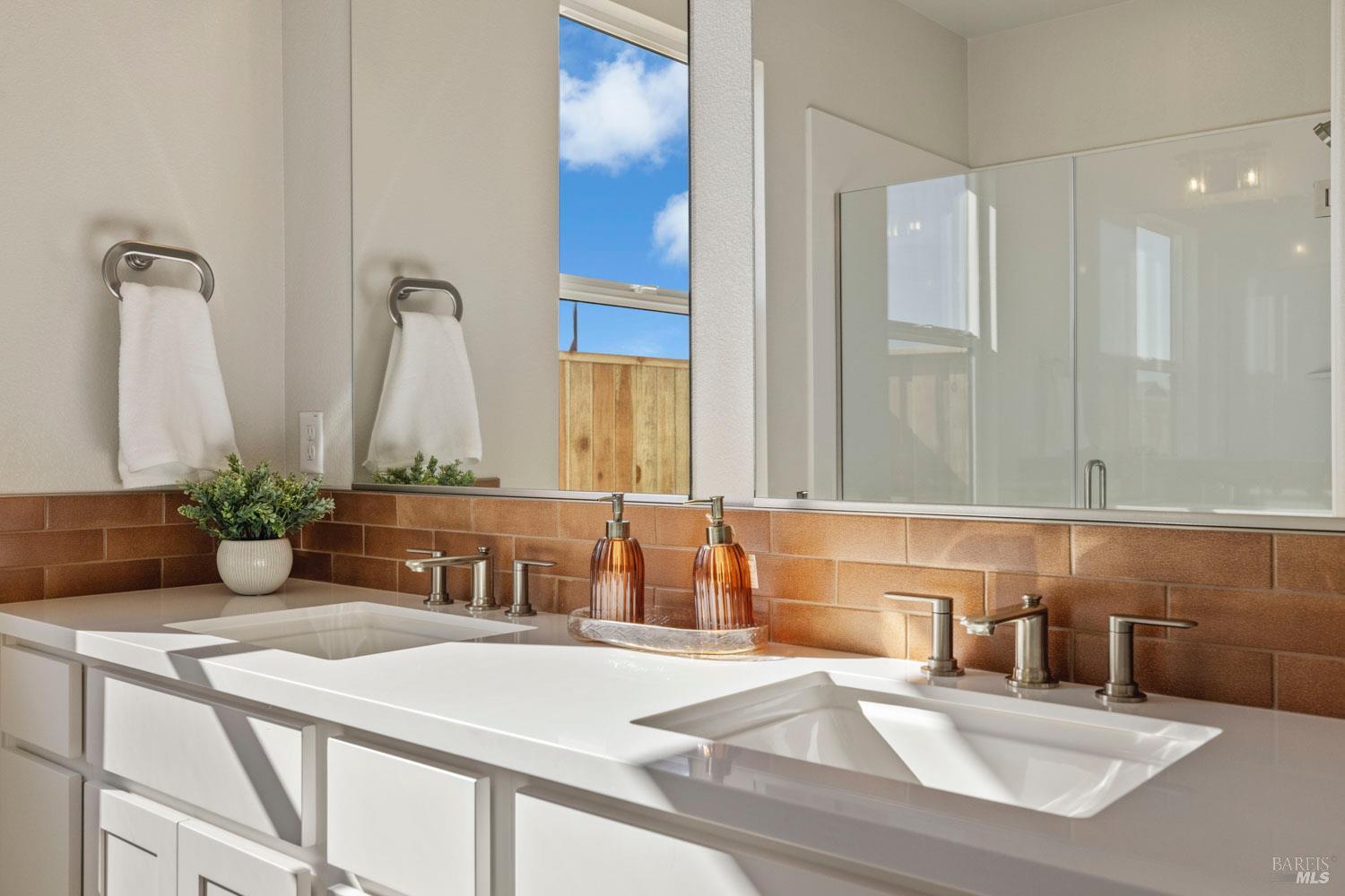 Detail Gallery Image 18 of 72 For 707 Billhook Dr, Vacaville,  CA 95687 - 4 Beds | 2 Baths