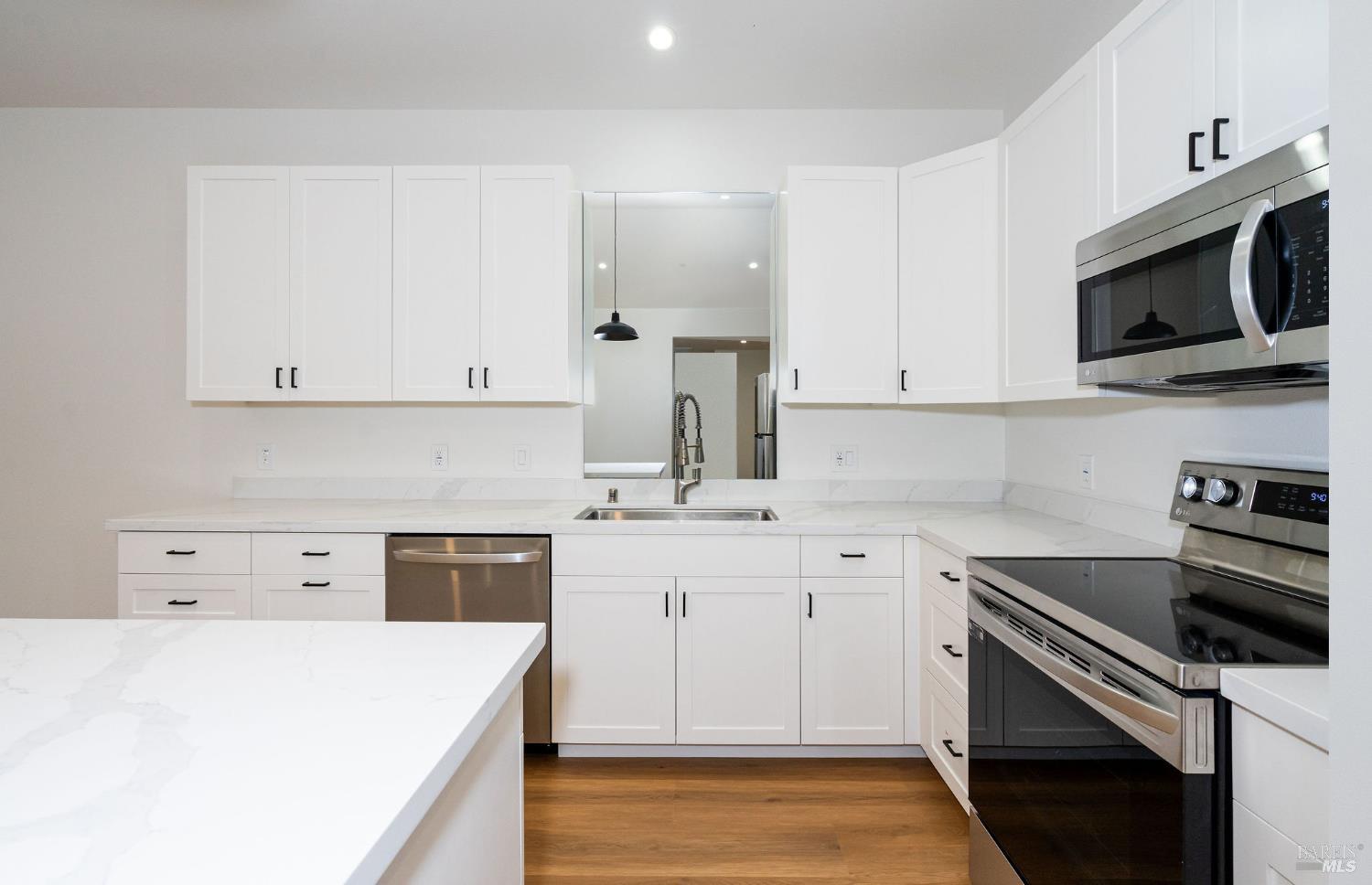 Detail Gallery Image 14 of 43 For 1924 San Salvador Dr, Santa Rosa,  CA 95403 - 4 Beds | 2 Baths