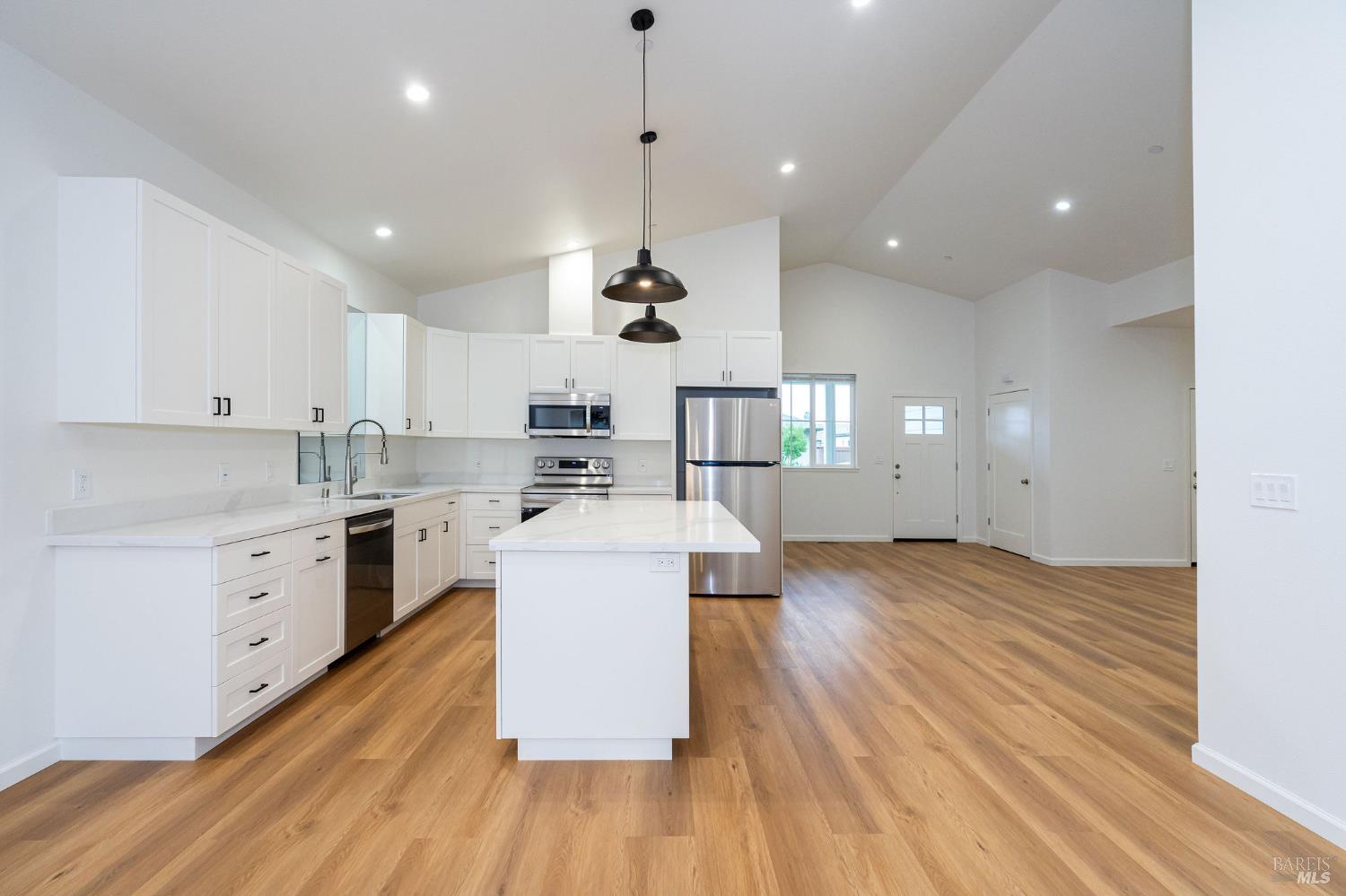 Detail Gallery Image 11 of 43 For 1924 San Salvador Dr, Santa Rosa,  CA 95403 - 4 Beds | 2 Baths