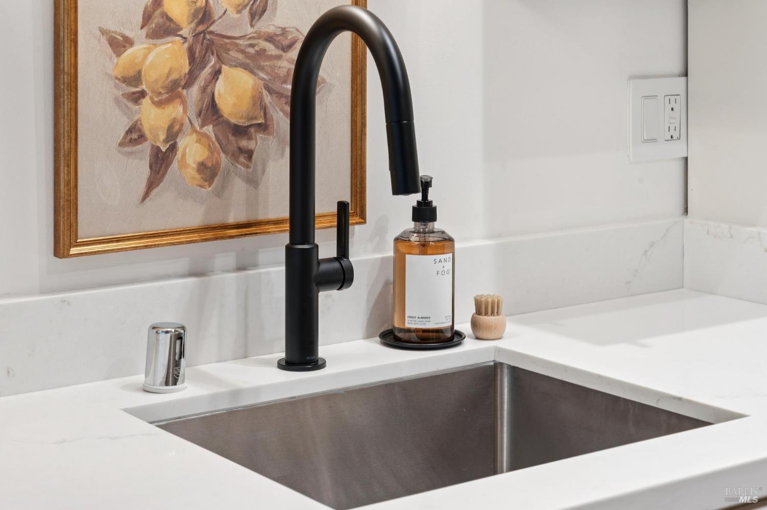 Detail Gallery Image 5 of 19 For 84 Madrone Ave #1,  San Anselmo,  CA 94960 - 2 Beds | 1 Baths