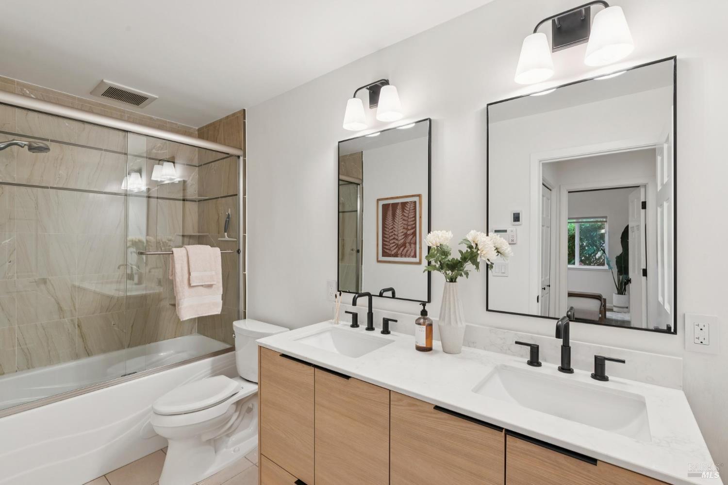 Detail Gallery Image 14 of 19 For 84 Madrone Ave #1,  San Anselmo,  CA 94960 - 2 Beds | 1 Baths