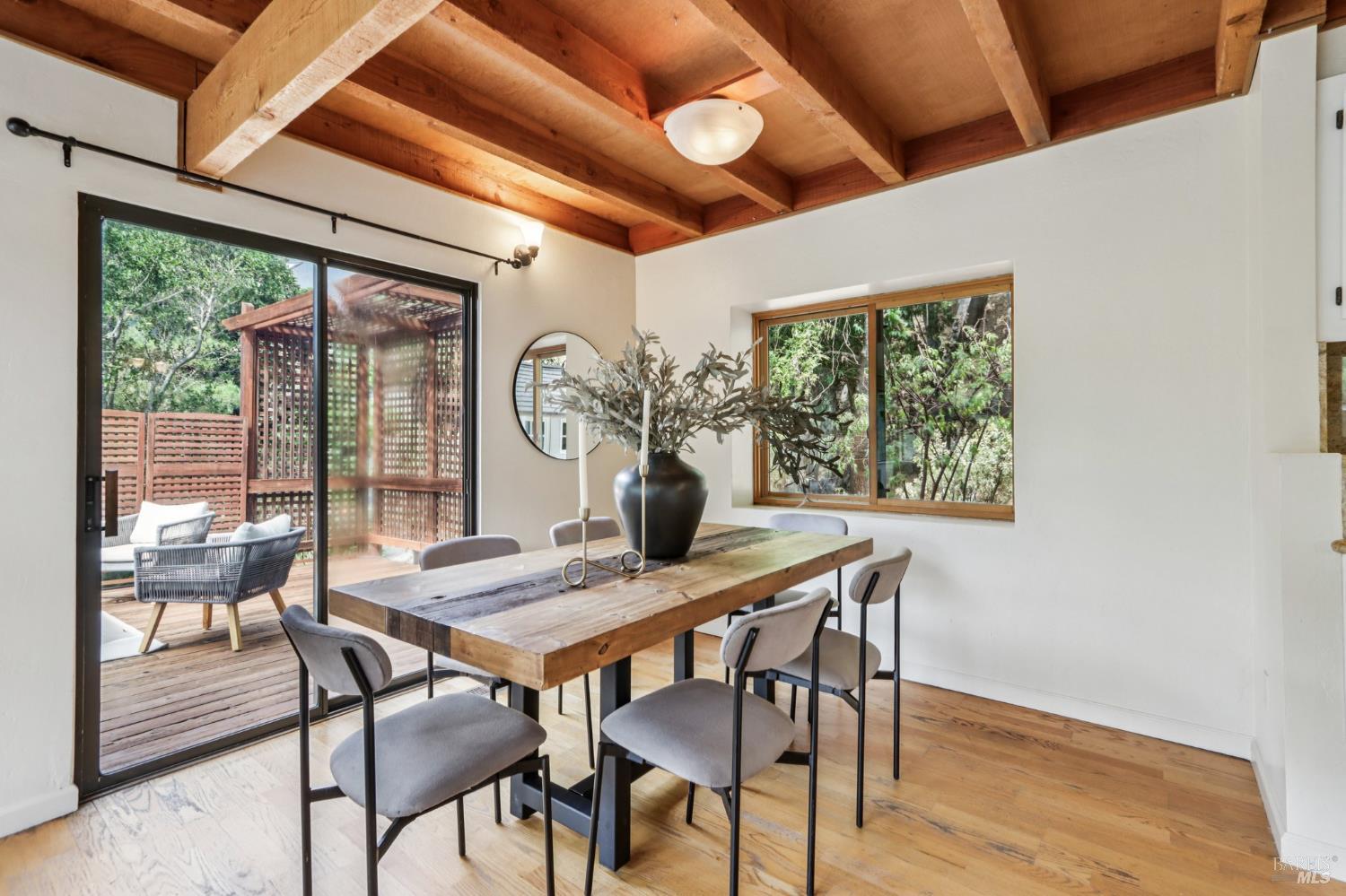 Detail Gallery Image 8 of 36 For 32 Glen Dr, Fairfax,  CA 94930 - 3 Beds | 2 Baths