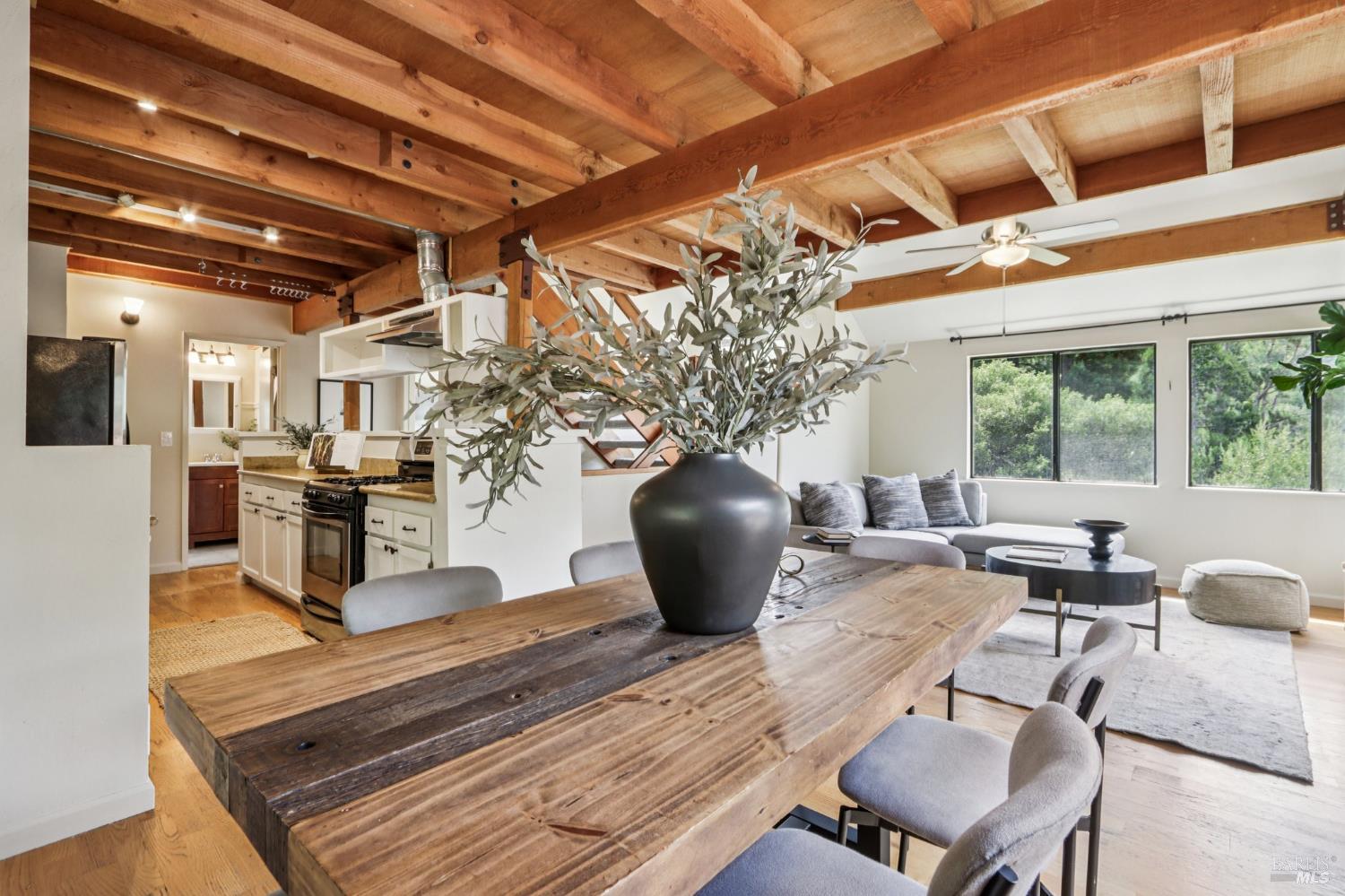 Detail Gallery Image 6 of 36 For 32 Glen Dr, Fairfax,  CA 94930 - 3 Beds | 2 Baths