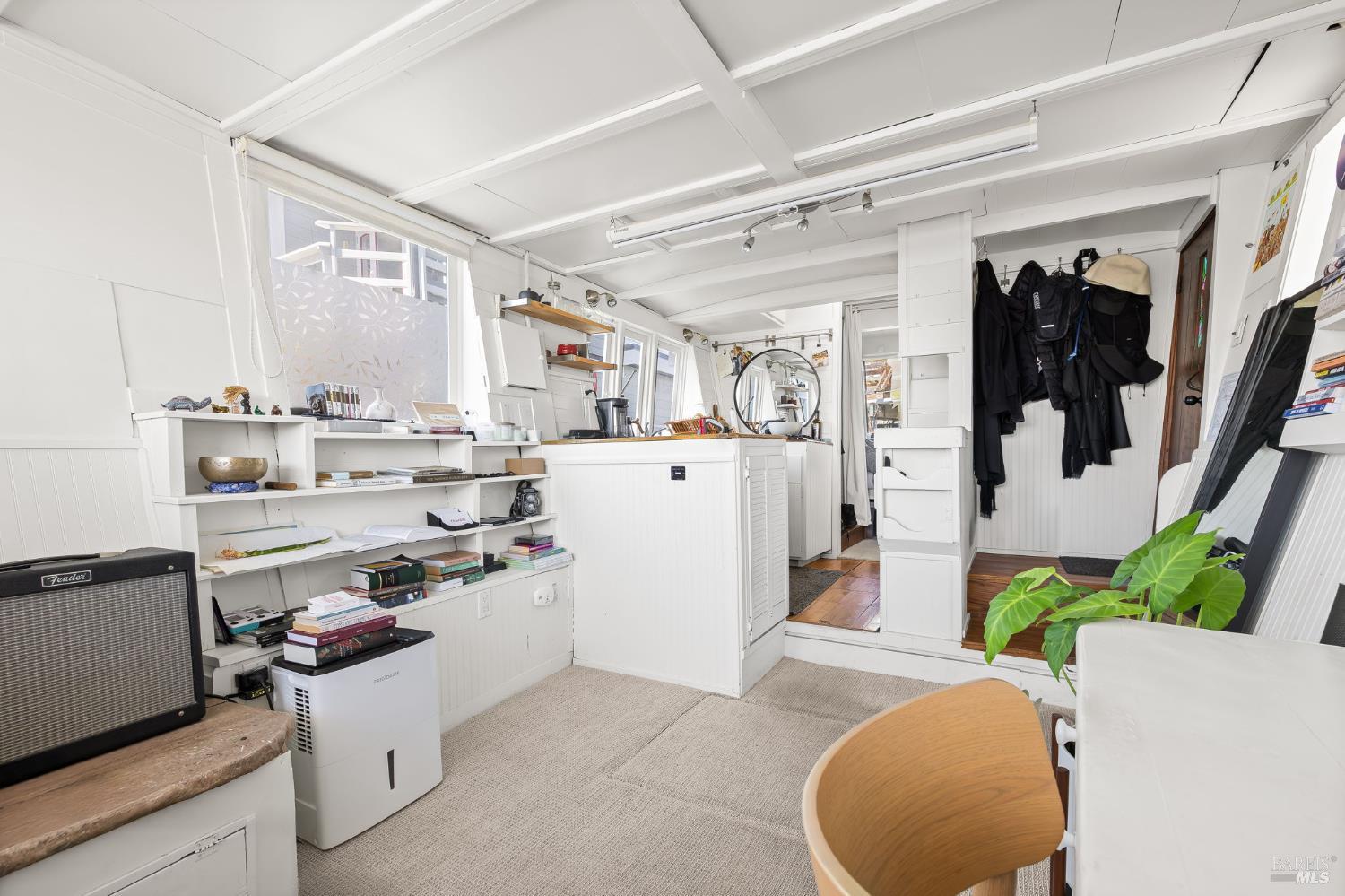 Detail Gallery Image 2 of 21 For 12 S 40 Dock Unkn, Sausalito,  CA 94965 - 1 Beds | 1 Baths