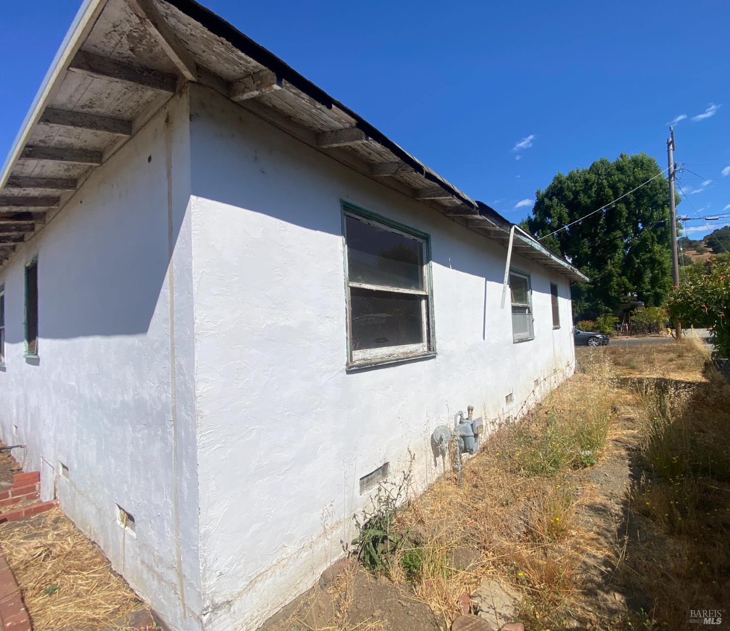 Detail Gallery Image 5 of 20 For 581 Louis Dr, Novato,  CA 94945 - 3 Beds | 1 Baths