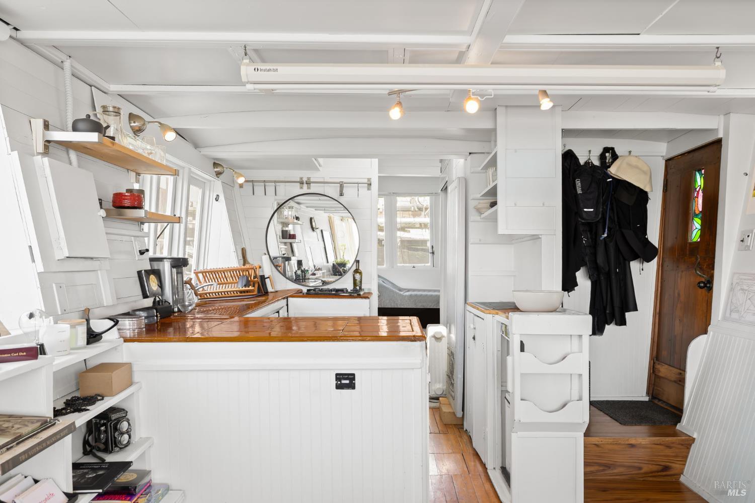 Detail Gallery Image 14 of 21 For 12 S 40 Dock Unkn, Sausalito,  CA 94965 - 1 Beds | 1 Baths