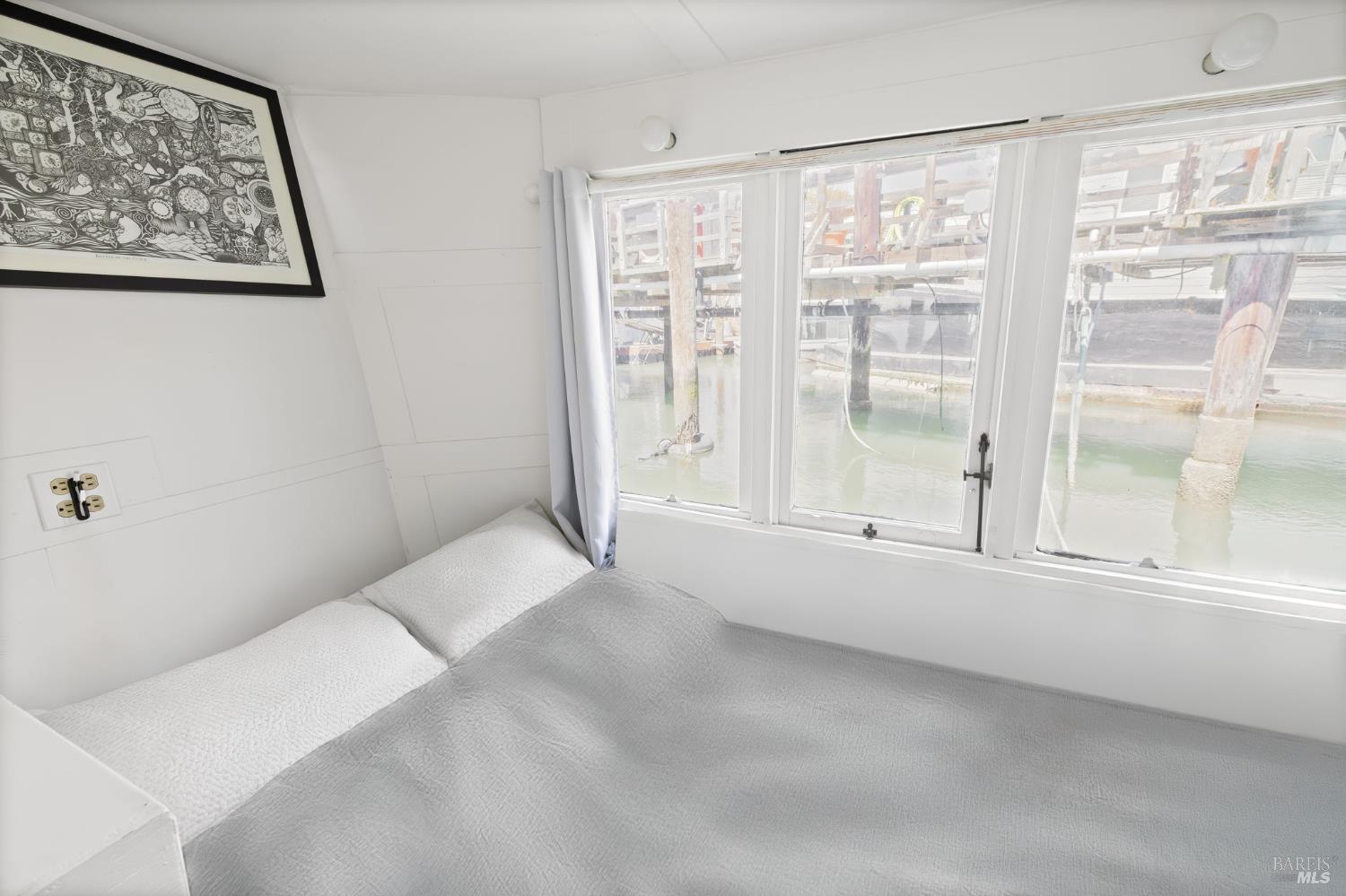 Detail Gallery Image 12 of 21 For 12 S 40 Dock Unkn, Sausalito,  CA 94965 - 1 Beds | 1 Baths