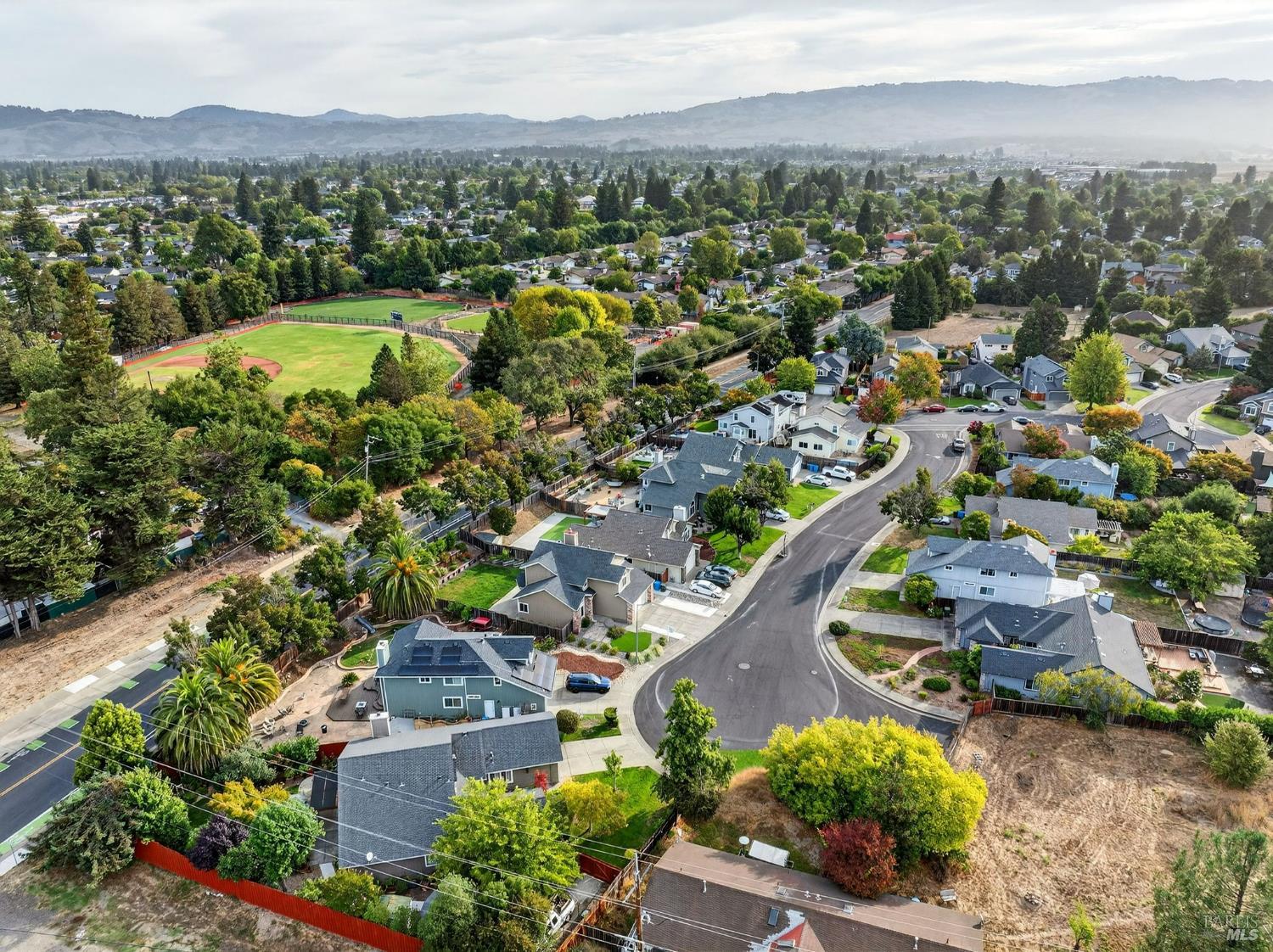 Detail Gallery Image 6 of 63 For 220 Mendelssohn Ct, Cotati,  CA 94931 - 4 Beds | 2 Baths