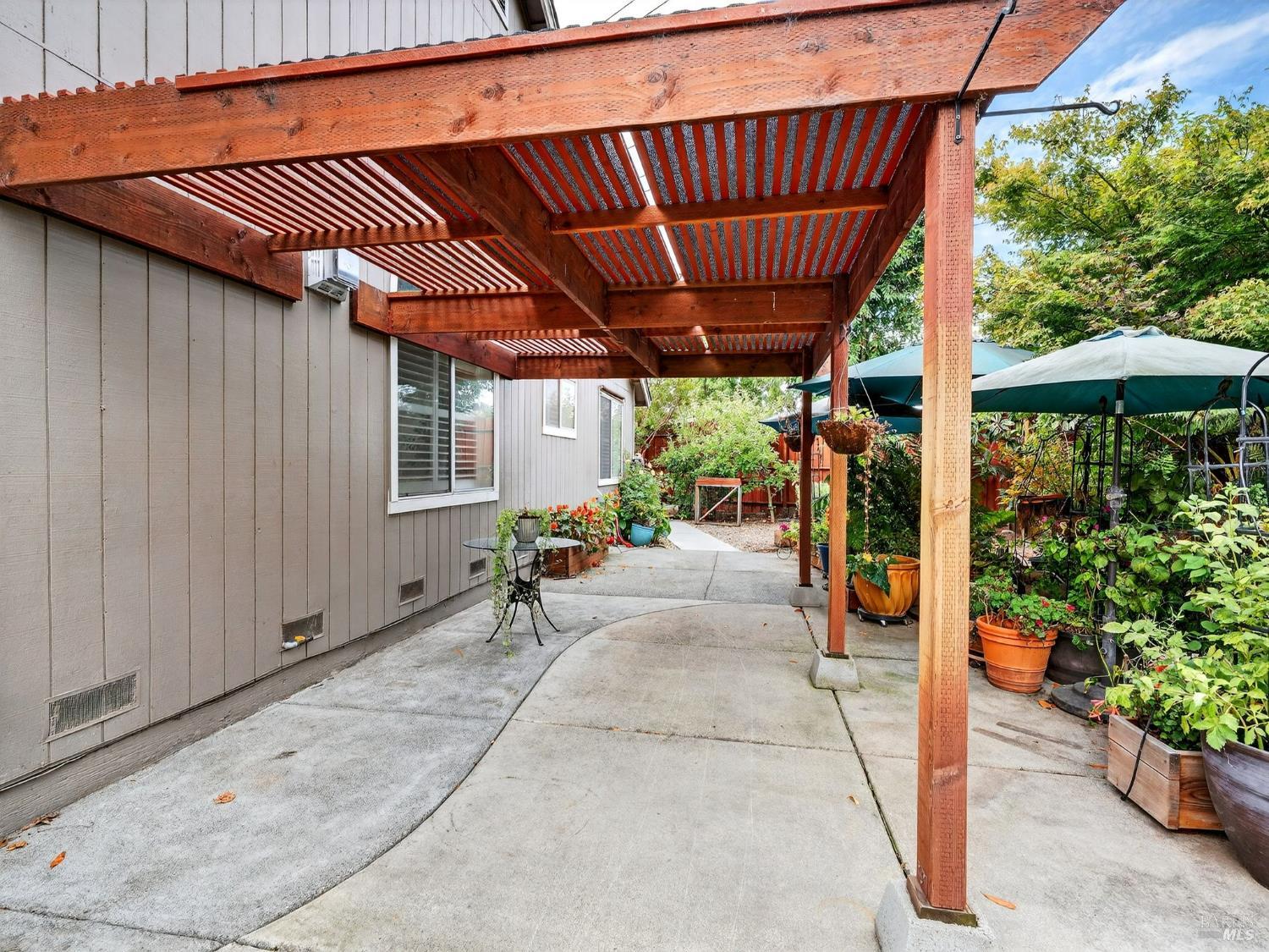 Detail Gallery Image 50 of 63 For 220 Mendelssohn Ct, Cotati,  CA 94931 - 4 Beds | 2 Baths