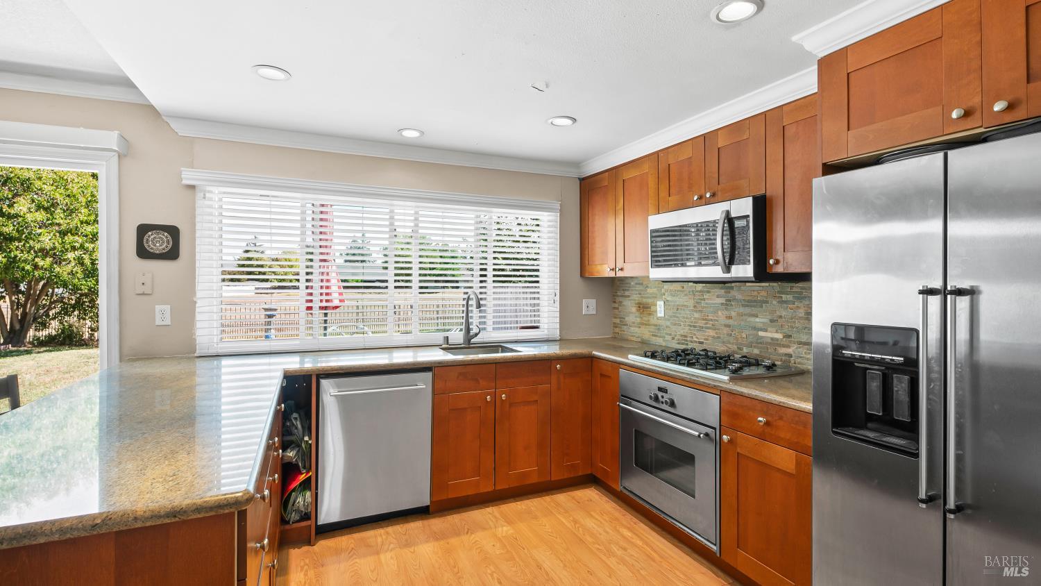 Detail Gallery Image 13 of 64 For 442 Yellowstone Dr, Vacaville,  CA 95687 - 3 Beds | 2 Baths