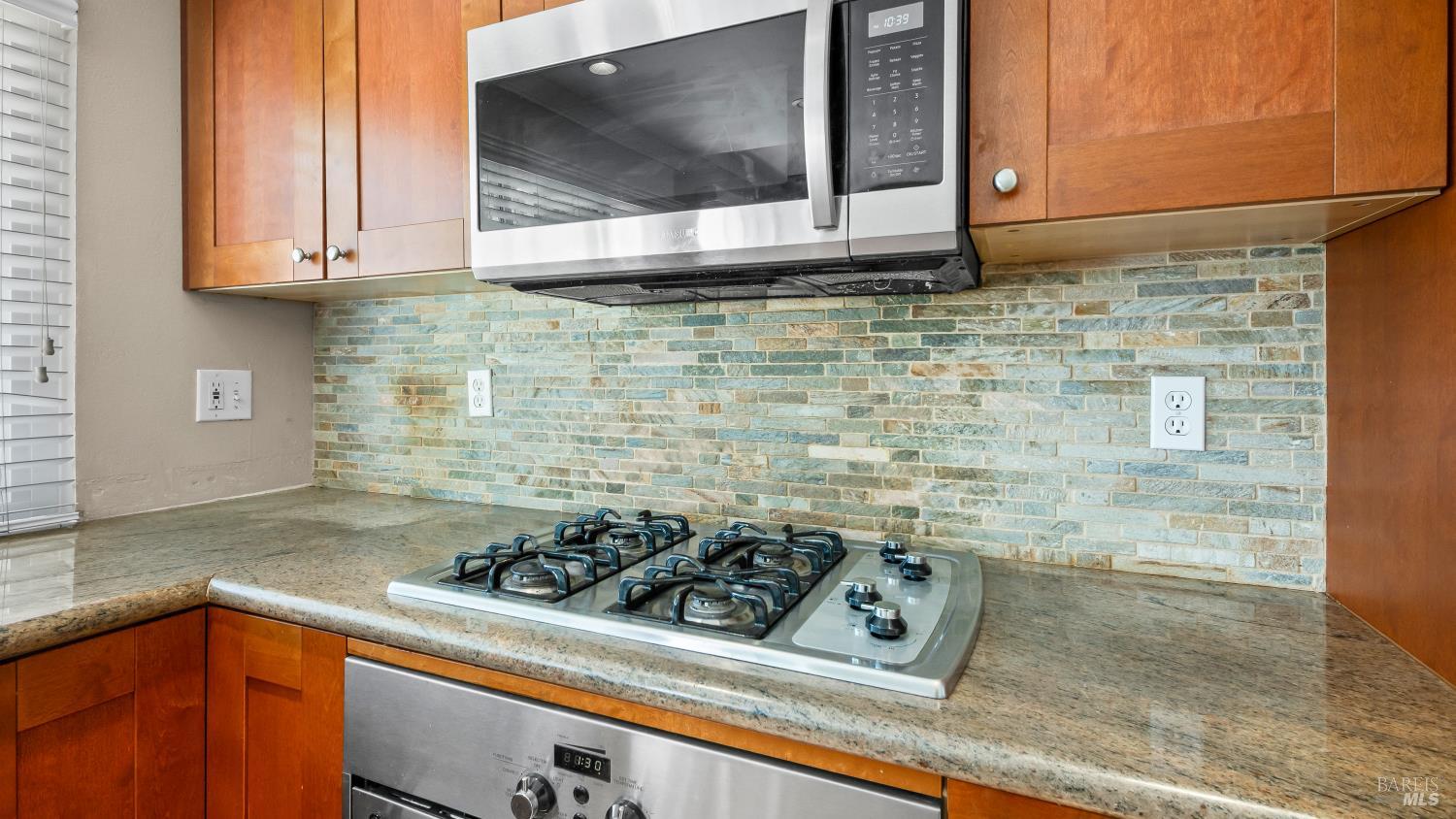 Detail Gallery Image 15 of 64 For 442 Yellowstone Dr, Vacaville,  CA 95687 - 3 Beds | 2 Baths