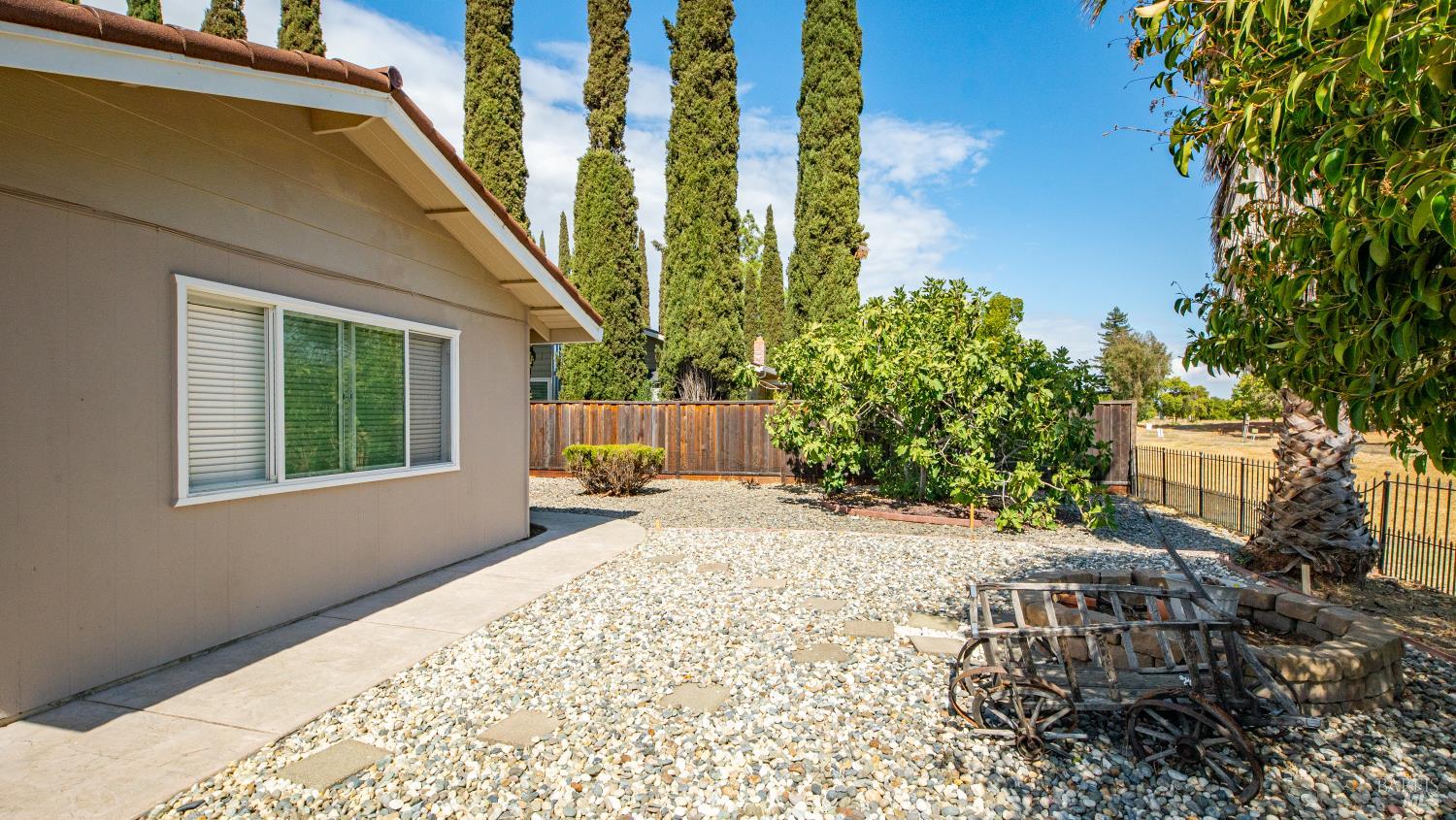 Detail Gallery Image 41 of 64 For 442 Yellowstone Dr, Vacaville,  CA 95687 - 3 Beds | 2 Baths