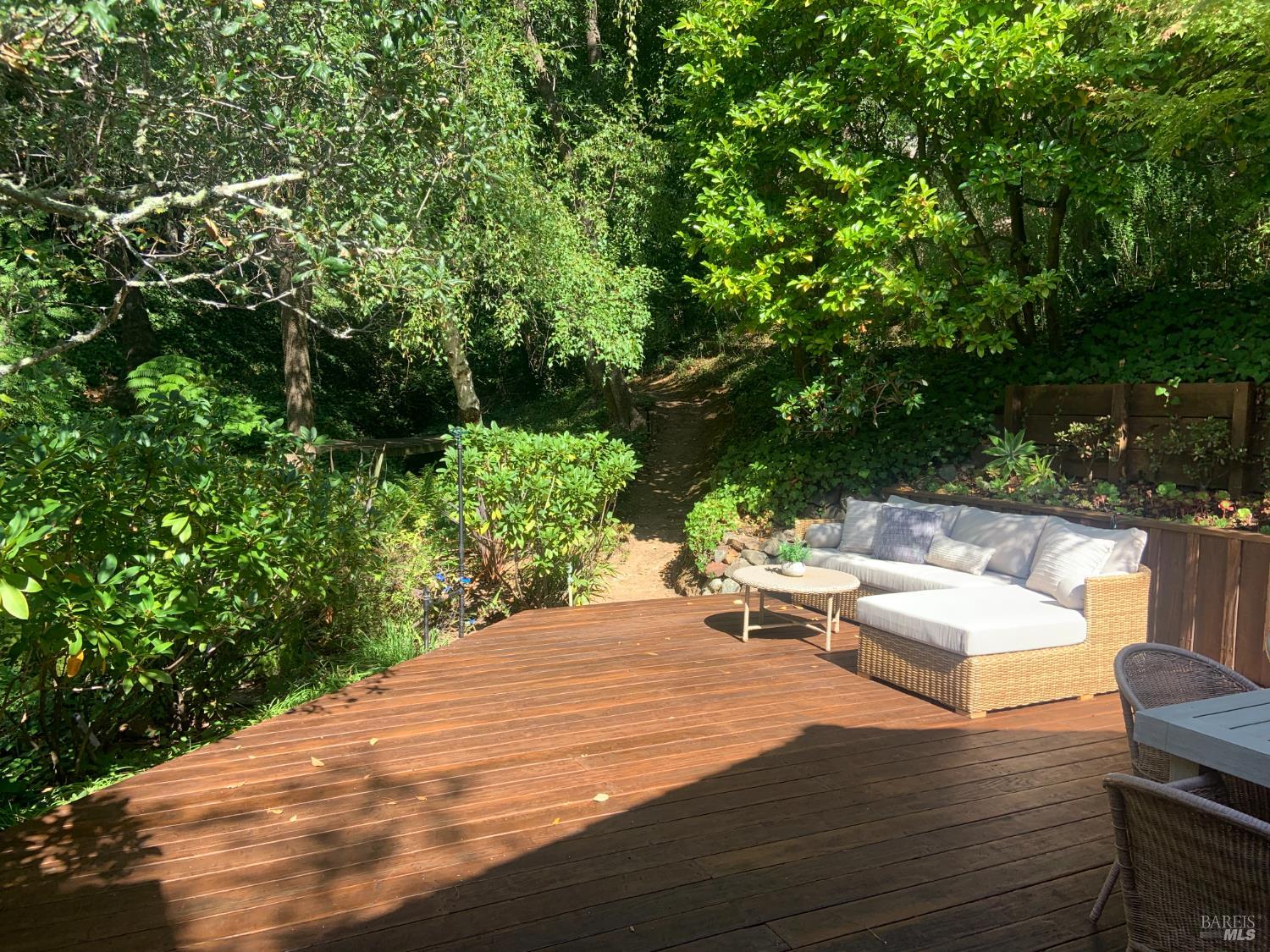 Detail Gallery Image 29 of 53 For 115 Manor Dr, Mill Valley,  CA 94941 - 5 Beds | 3/2 Baths