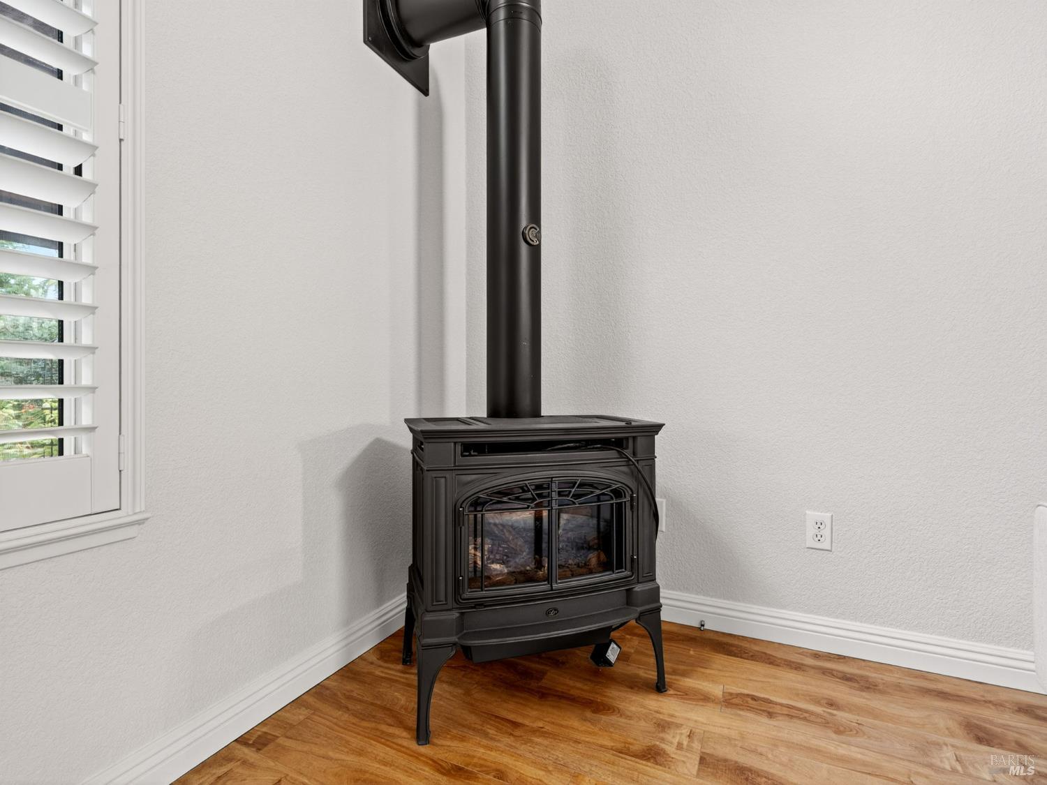 Detail Gallery Image 15 of 63 For 220 Mendelssohn Ct, Cotati,  CA 94931 - 4 Beds | 2 Baths