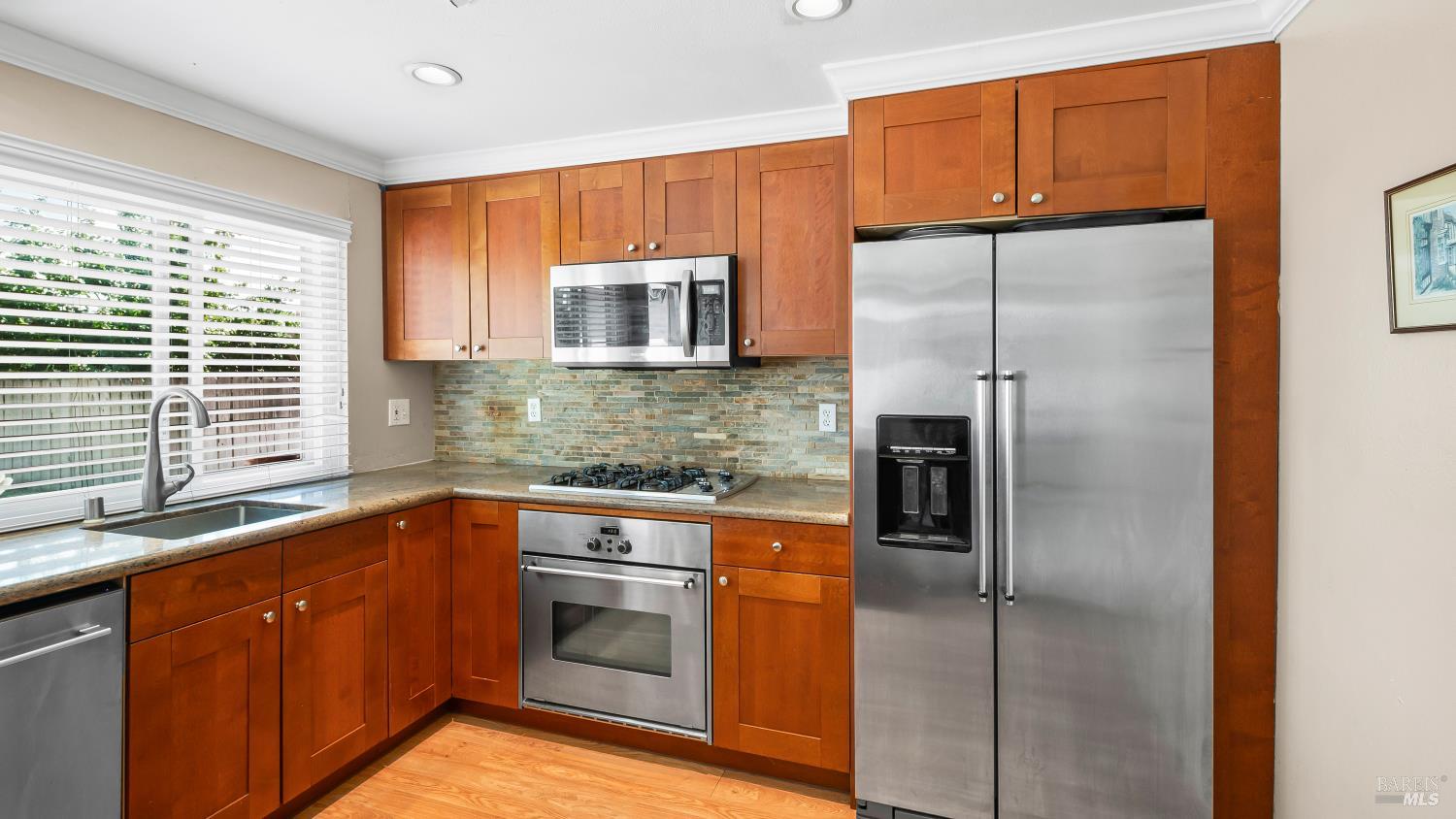 Detail Gallery Image 14 of 64 For 442 Yellowstone Dr, Vacaville,  CA 95687 - 3 Beds | 2 Baths