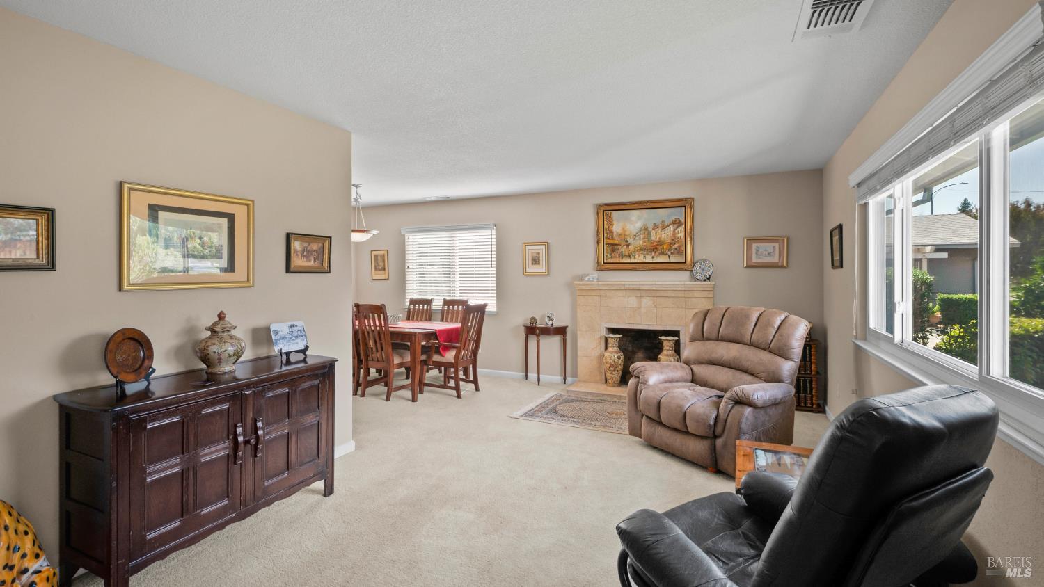 Detail Gallery Image 6 of 64 For 442 Yellowstone Dr, Vacaville,  CA 95687 - 3 Beds | 2 Baths