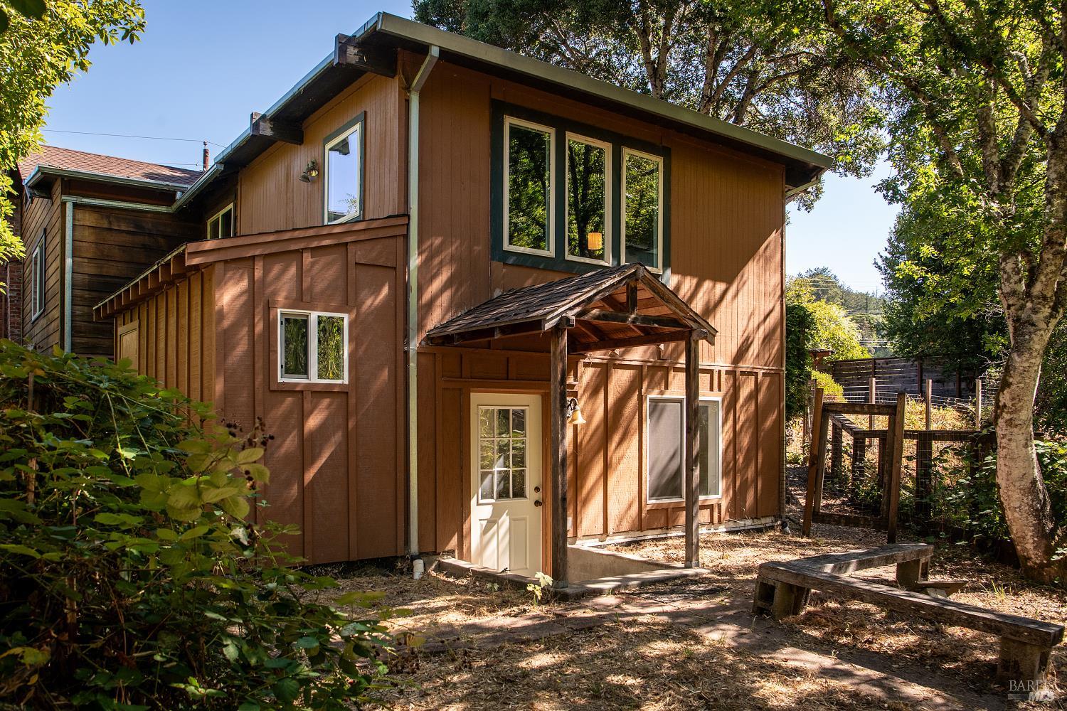 Detail Gallery Image 32 of 35 For 176 Railroad Ave, Woodacre,  CA 94973 - 2 Beds | 2 Baths