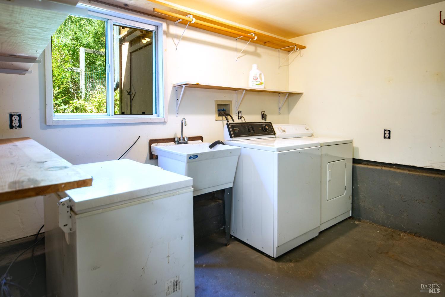 Detail Gallery Image 31 of 35 For 176 Railroad Ave, Woodacre,  CA 94973 - 2 Beds | 2 Baths