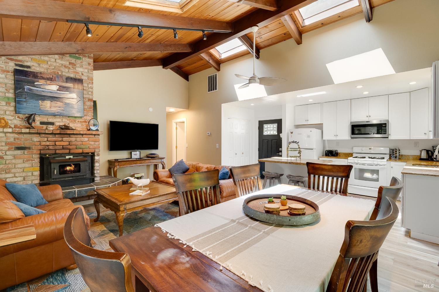 Detail Gallery Image 39 of 87 For 35550 Ocean View Way, Gualala,  CA 95445 - 3 Beds | 2 Baths