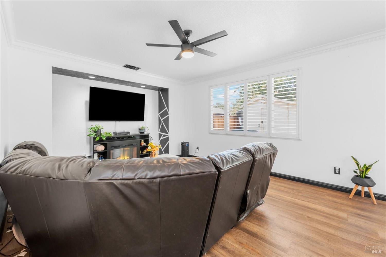 Detail Gallery Image 9 of 56 For 2541 Rowe Dr, Fairfield,  CA 94533 - 5 Beds | 3 Baths