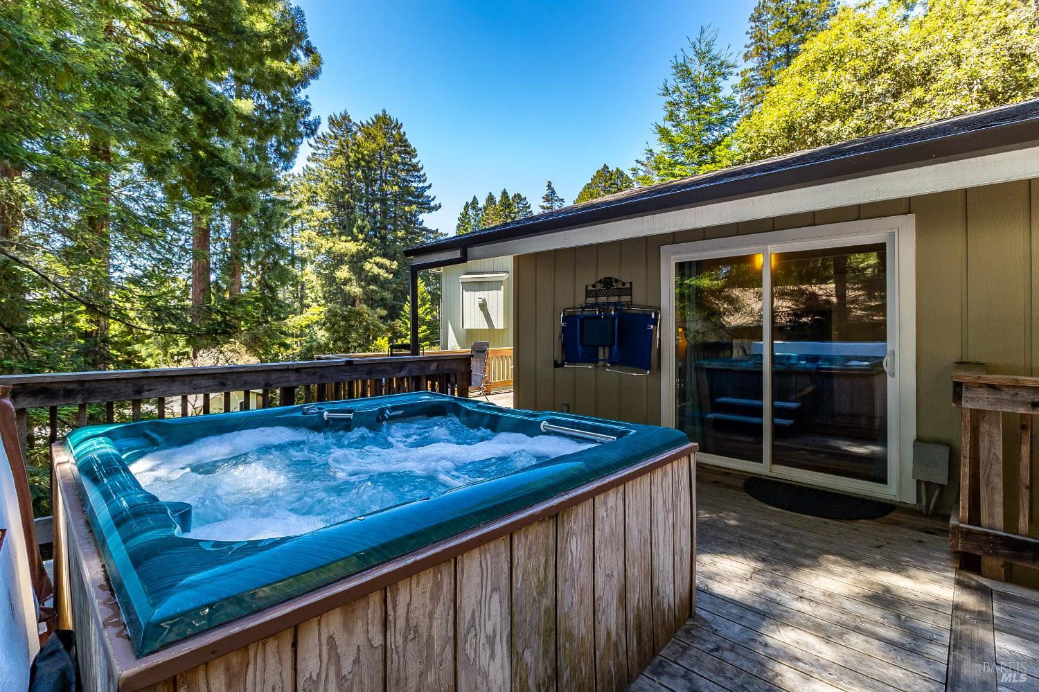 Detail Gallery Image 16 of 87 For 35550 Ocean View Way, Gualala,  CA 95445 - 3 Beds | 2 Baths