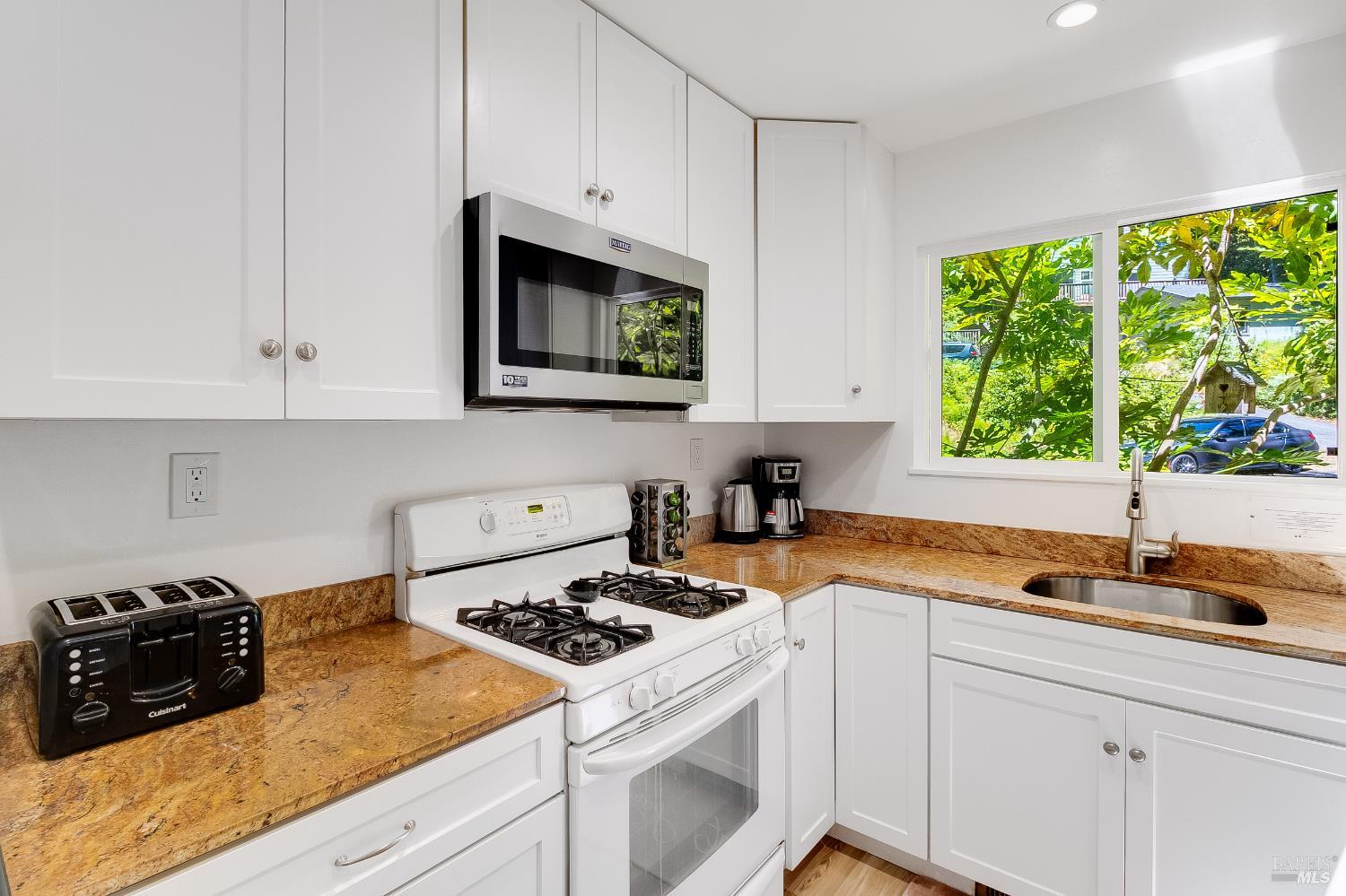 Detail Gallery Image 34 of 87 For 35550 Ocean View Way, Gualala,  CA 95445 - 3 Beds | 2 Baths