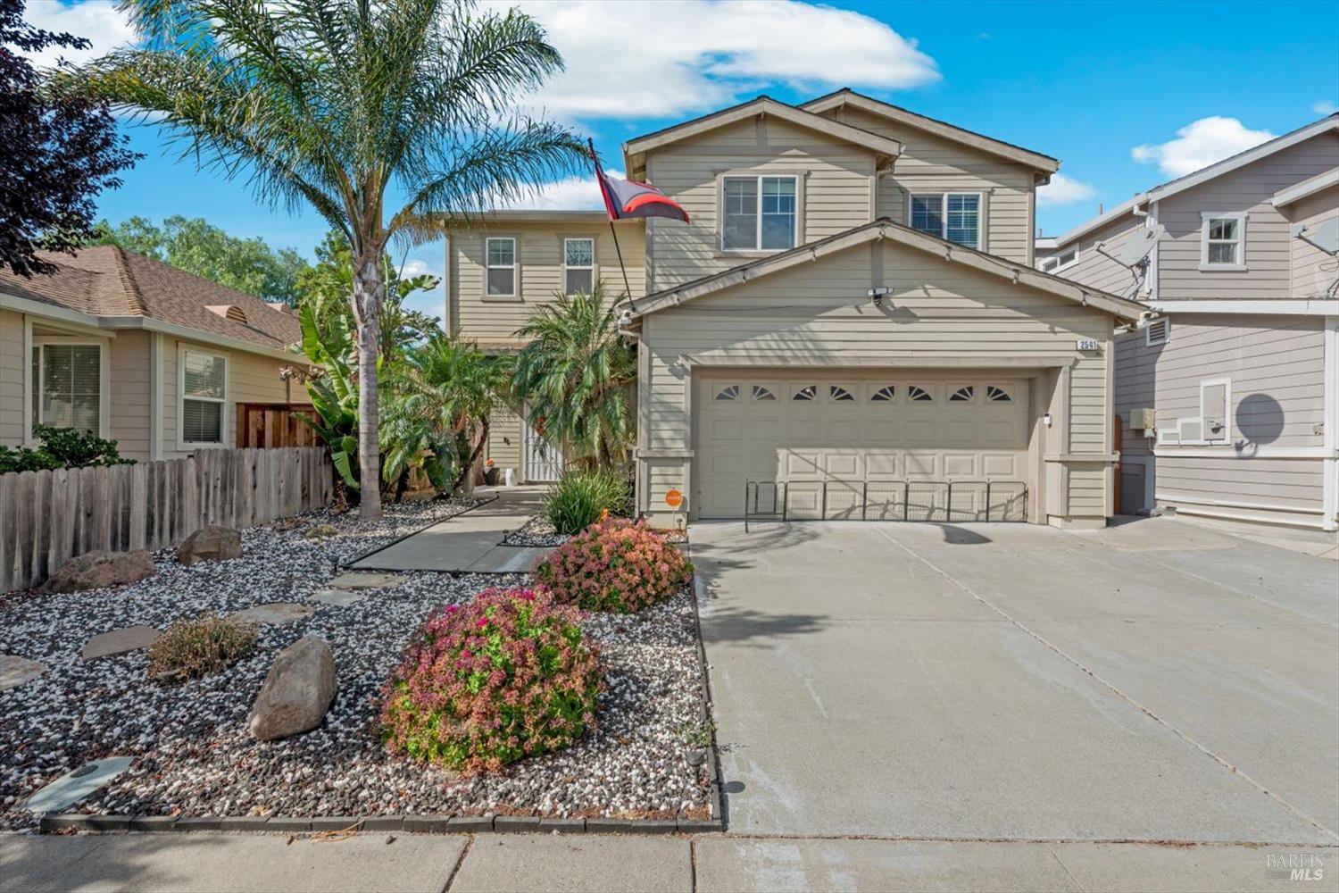 Detail Gallery Image 2 of 56 For 2541 Rowe Dr, Fairfield,  CA 94533 - 5 Beds | 3 Baths