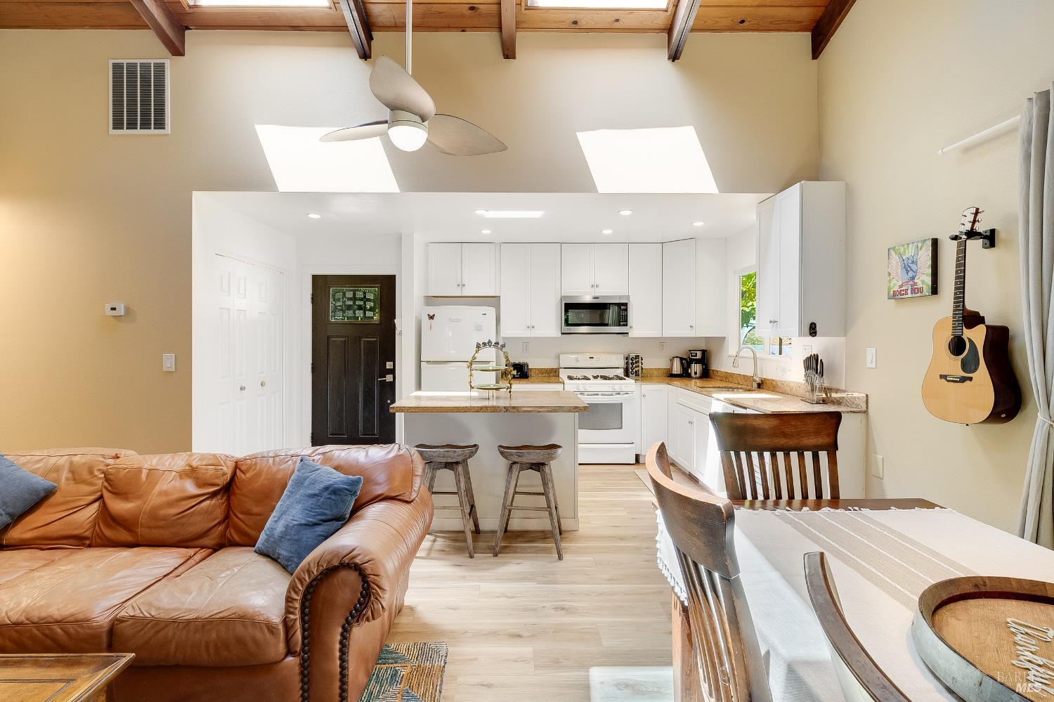 Detail Gallery Image 30 of 87 For 35550 Ocean View Way, Gualala,  CA 95445 - 3 Beds | 2 Baths