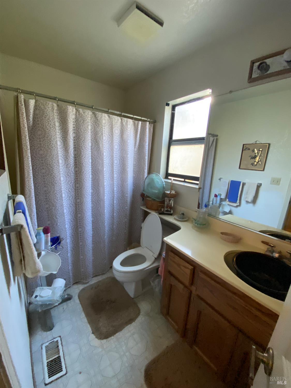 Detail Gallery Image 33 of 34 For 180 Winter Harbor Pl, Vallejo,  CA 94591 - 4 Beds | 3 Baths