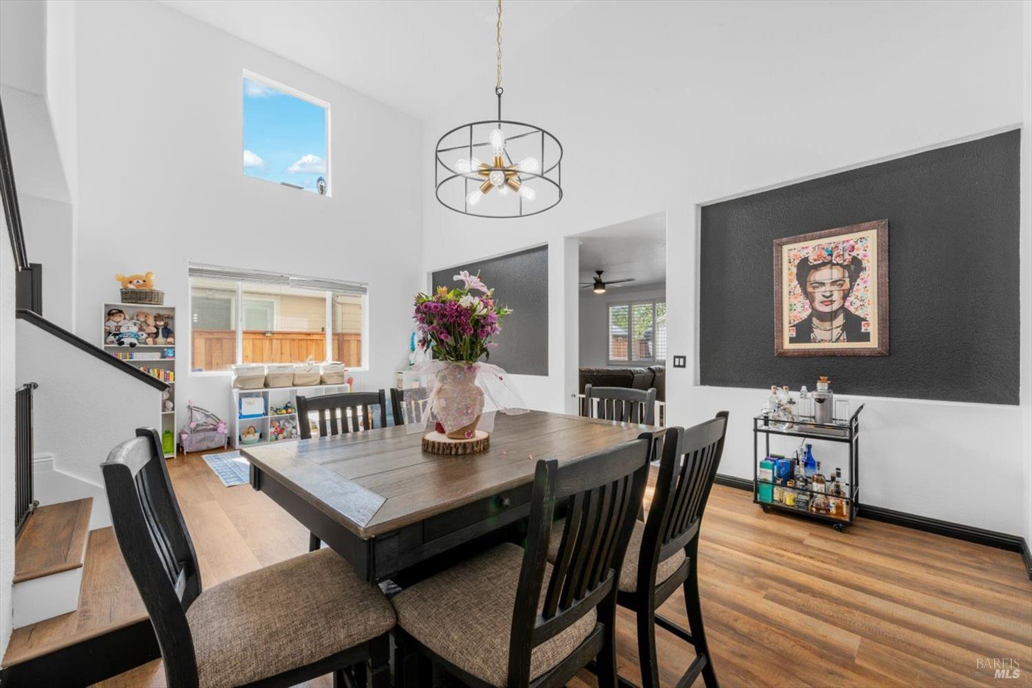 Detail Gallery Image 8 of 56 For 2541 Rowe Dr, Fairfield,  CA 94533 - 5 Beds | 3 Baths