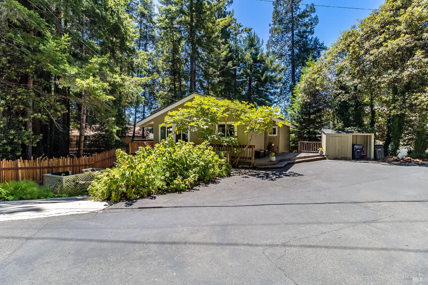 Detail Gallery Image 8 of 87 For 35550 Ocean View Way, Gualala,  CA 95445 - 3 Beds | 2 Baths