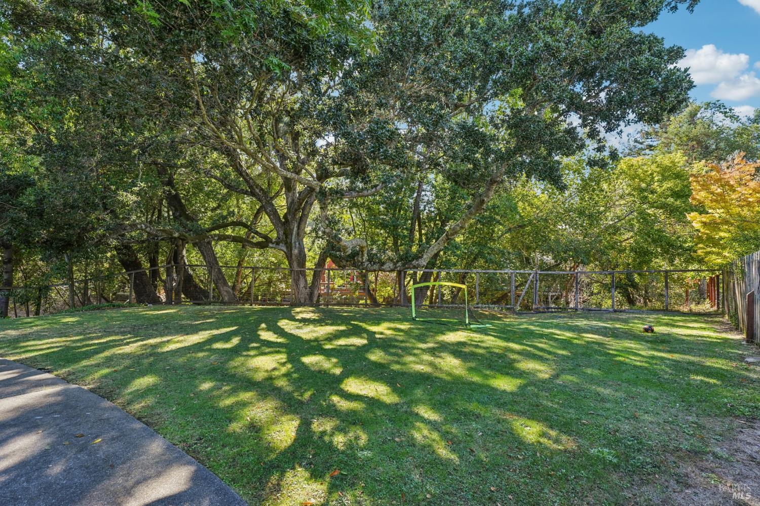 Detail Gallery Image 33 of 36 For 32 Glen Dr, Fairfax,  CA 94930 - 3 Beds | 2 Baths