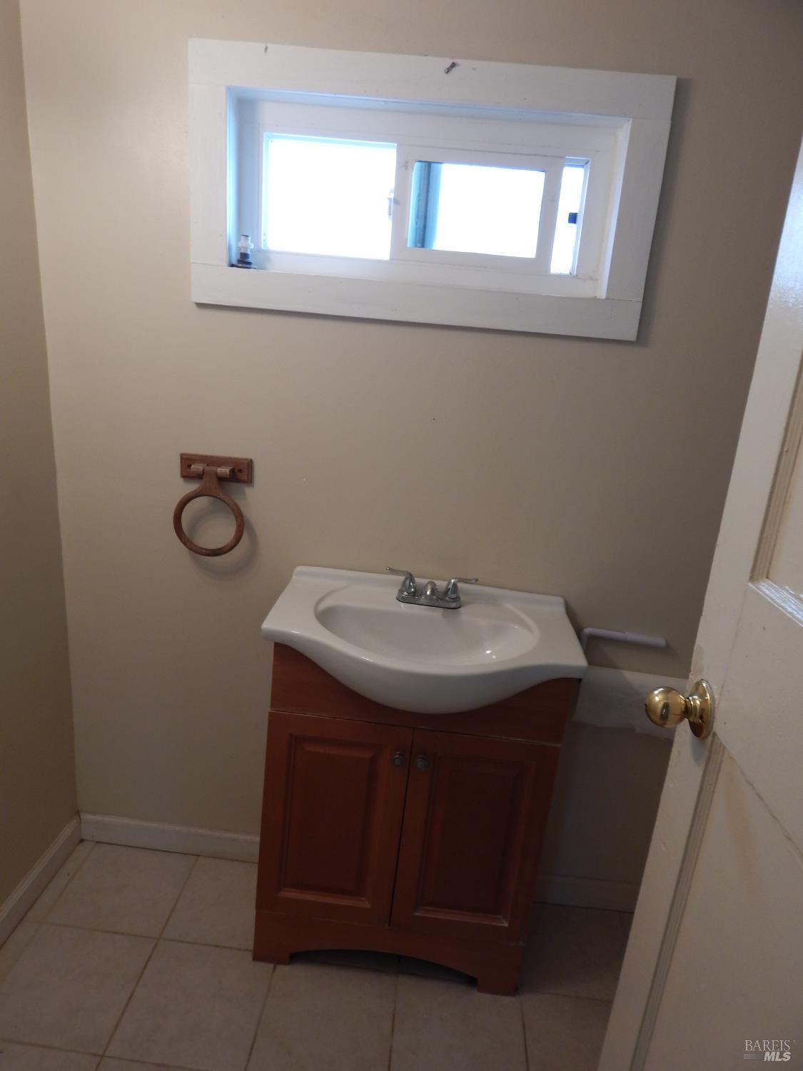 Detail Gallery Image 8 of 29 For 2854 16th St, San Pablo,  CA 94806 - 3 Beds | 1 Baths