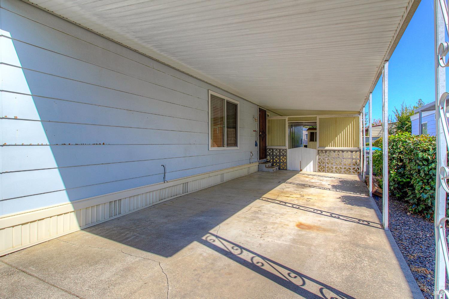 Detail Gallery Image 4 of 30 For 213 Monarch Ct, Santa Rosa,  CA 95401 - 2 Beds | 2 Baths