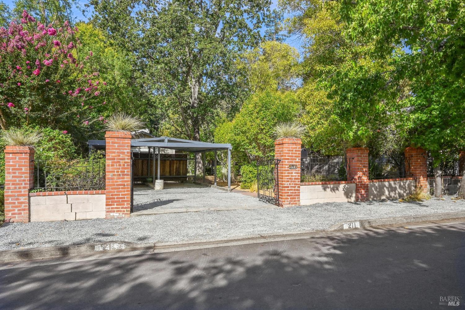 Detail Gallery Image 39 of 39 For 211 the Alameda Unkn, San Anselmo,  CA 94960 - 2 Beds | 2 Baths