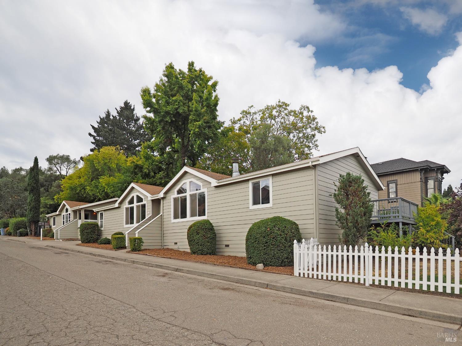 Detail Gallery Image 2 of 50 For 115 School House Ln, Geyserville,  CA 95441 - 3 Beds | 2 Baths