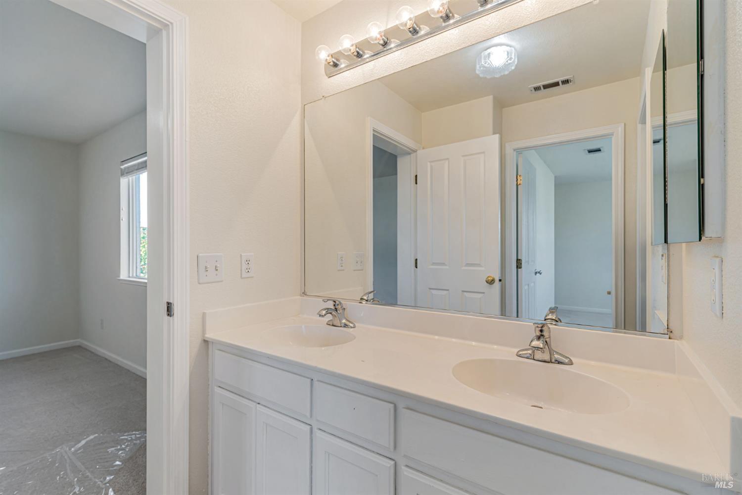 Detail Gallery Image 39 of 49 For 6206 Pebble Beach Dr, Vallejo,  CA 94591 - 5 Beds | 4 Baths