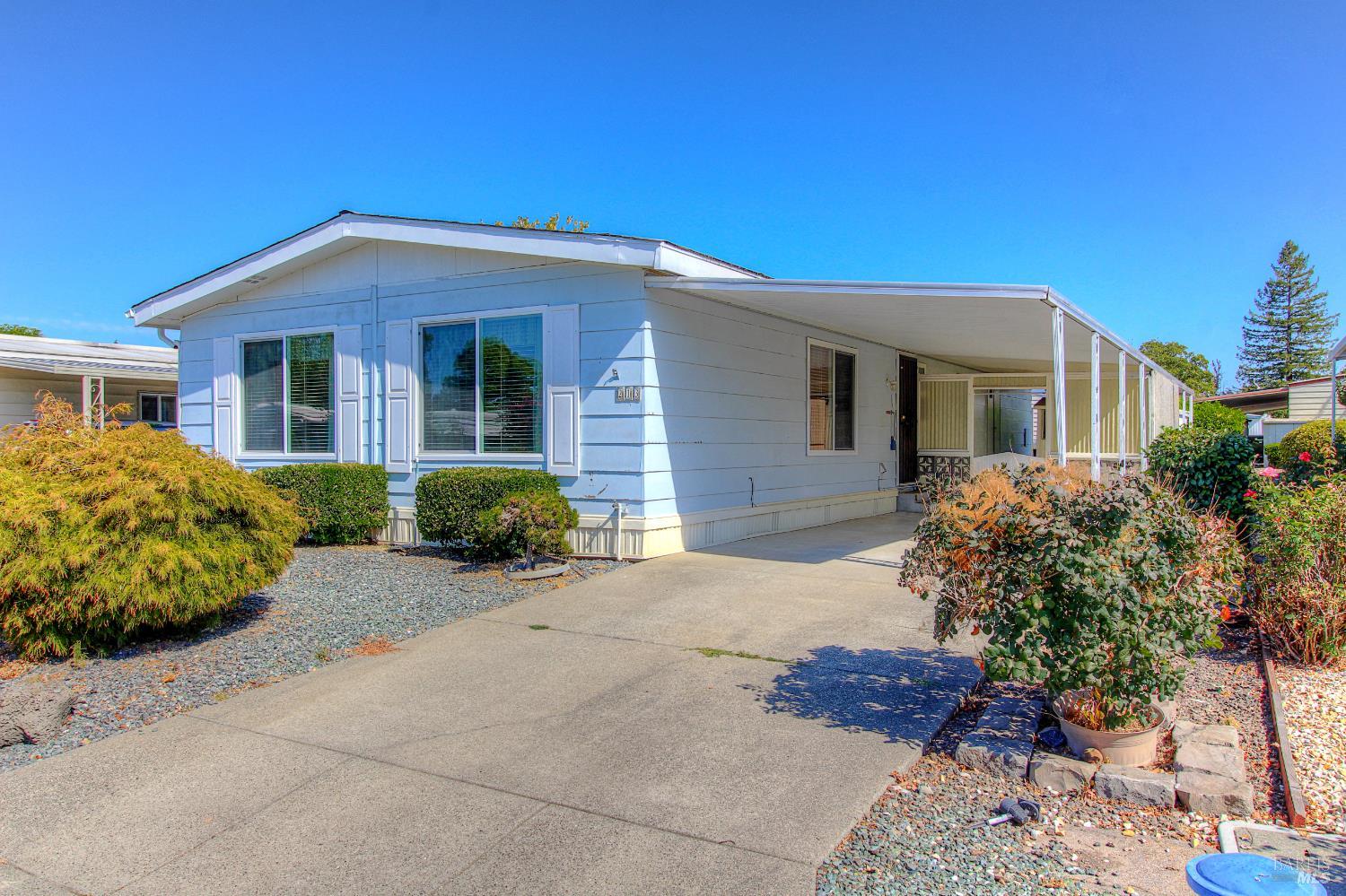 Detail Gallery Image 3 of 30 For 213 Monarch Ct, Santa Rosa,  CA 95401 - 2 Beds | 2 Baths