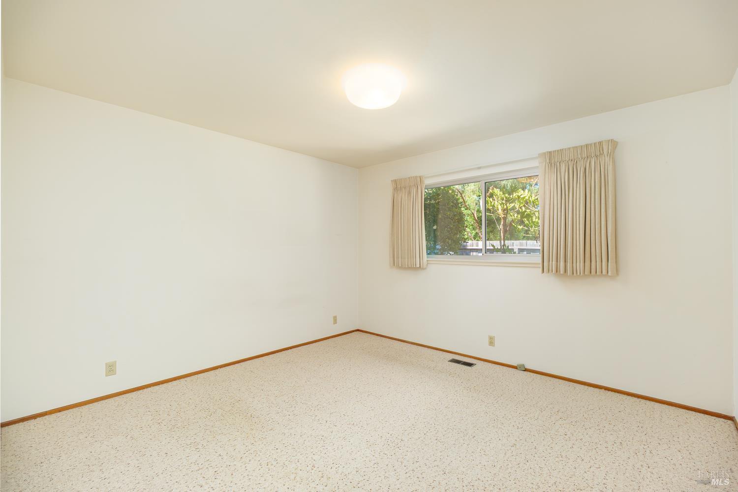 Detail Gallery Image 11 of 25 For 432 Calle De La Mesa Unkn, Novato,  CA 94949 - 4 Beds | 3/1 Baths