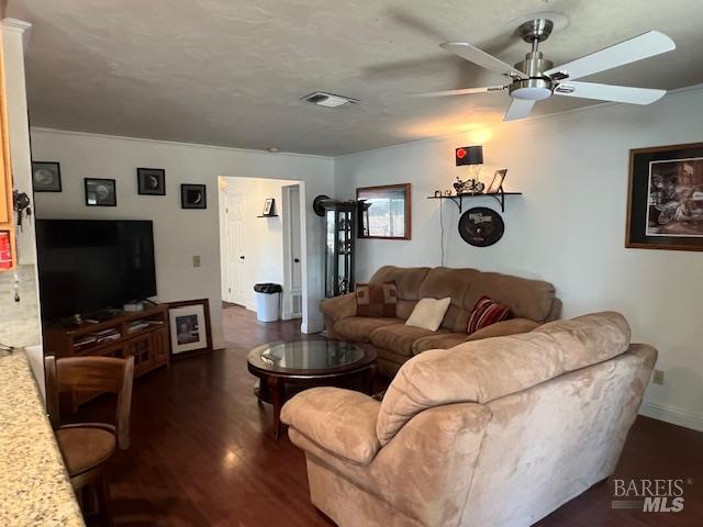 Detail Gallery Image 13 of 30 For 540 Glenside Dr, Dixon,  CA 95620 - 4 Beds | 2 Baths