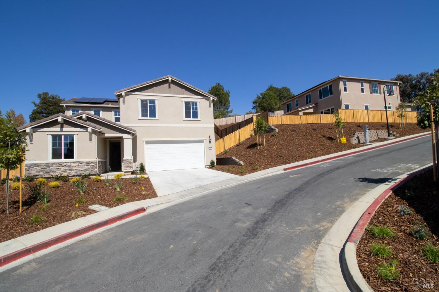 Detail Gallery Image 2 of 6 For 31 Denova Ln, Martinez,  CA 94553 - 4 Beds | 3 Baths