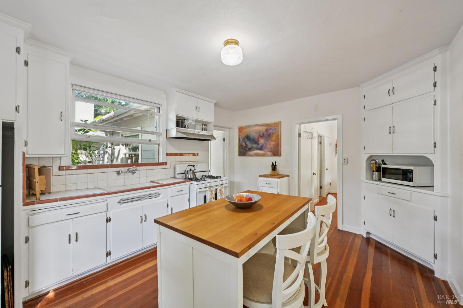 Detail Gallery Image 15 of 39 For 211 the Alameda Unkn, San Anselmo,  CA 94960 - 2 Beds | 2 Baths