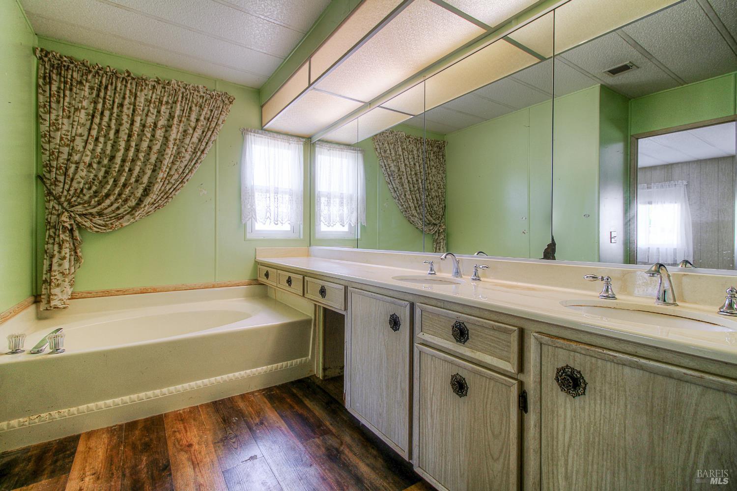 Detail Gallery Image 29 of 30 For 213 Monarch Ct, Santa Rosa,  CA 95401 - 2 Beds | 2 Baths